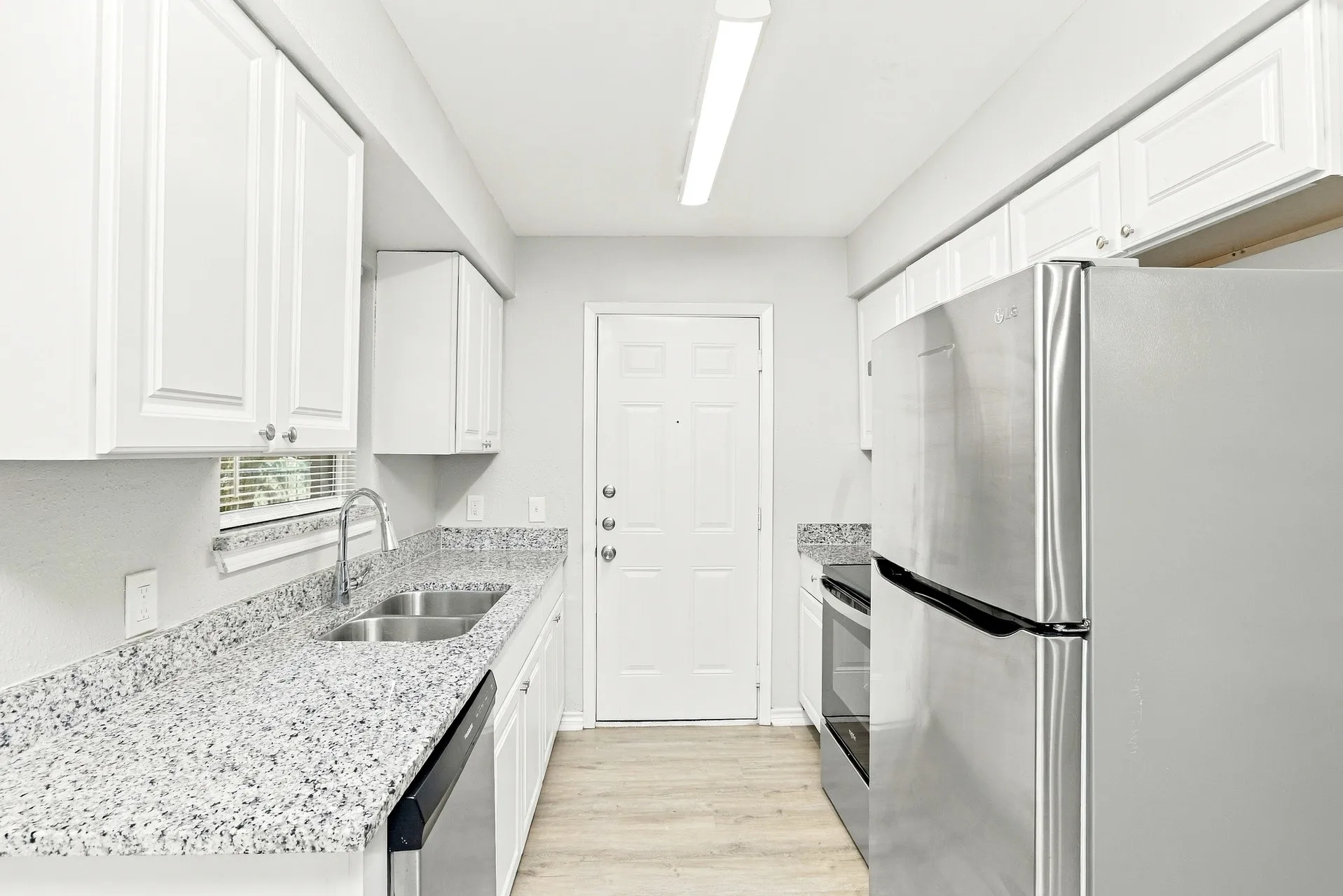 Single Family Residence For Rent in Parker County , 1214 Lynn Street, Weatherford, Texas 76086, 3 Bedroom, 2 Bathroom, 2 Garage spaces, 1,281 Sqft, built in 1963, mls#21392659, Real Estate Agent in Weatherford, Homes For Rent in Parker county, Homes For Rent in Weatherford, Realtor in Weatherford Texas, Real Estate Brokerage Independent Realty Texas, Luminita Cordes Realtor