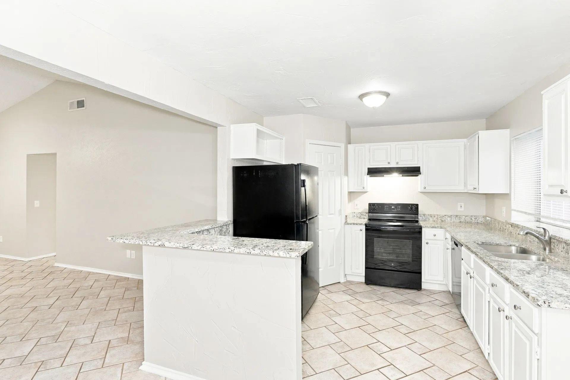 Single Family Residence For Rent in Dallas County , 7509 Atlantic Drive, Rowlett, Texas 75088, 3 Bedroom, 2 Bathroom, 2 Garage spaces, 1,439 Sqft, built in 1985, mls#21392660, Real Estate Agent in Rowlett, Homes For Rent in Dallas county, Homes For Rent in Rowlett, Realtor in Rowlett Texas, Real Estate Brokerage Independent Realty Texas, Luminita Cordes Realtor