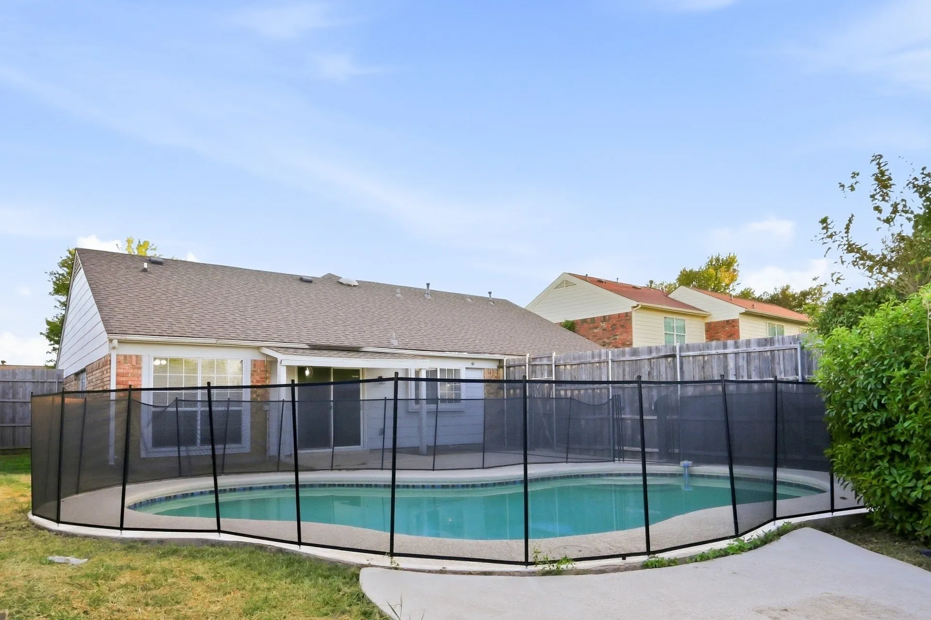 Single Family Residence For Rent in Dallas County , 7509 Atlantic Drive, Rowlett, Texas 75088, 3 Bedroom, 2 Bathroom, 2 Garage spaces, 1,439 Sqft, built in 1985, mls#21392660, Real Estate Agent in Rowlett, Homes For Rent in Dallas county, Homes For Rent in Rowlett, Realtor in Rowlett Texas, Real Estate Brokerage Independent Realty Texas, Luminita Cordes Realtor