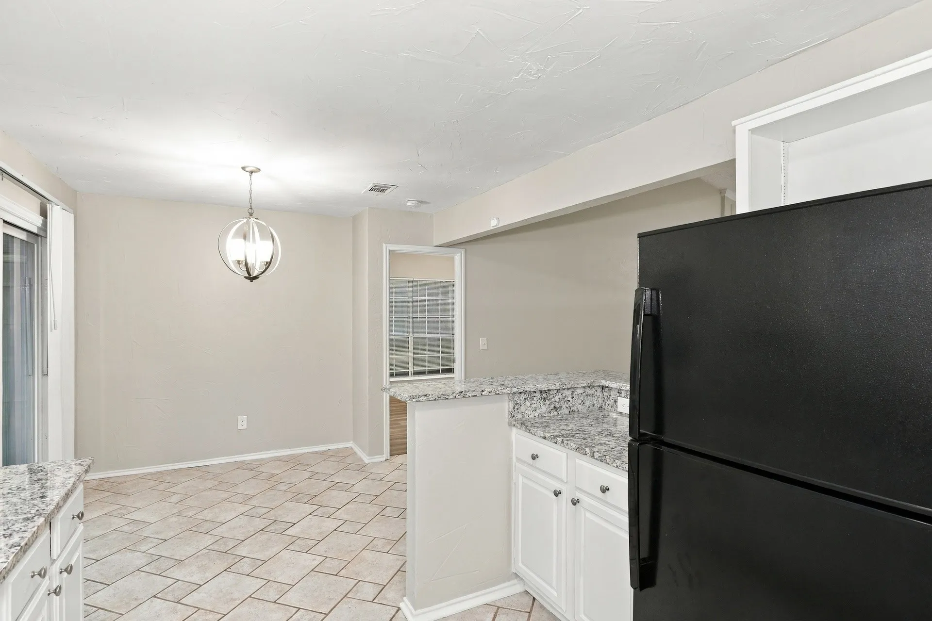 Single Family Residence For Rent in Dallas County , 7509 Atlantic Drive, Rowlett, Texas 75088, 3 Bedroom, 2 Bathroom, 2 Garage spaces, 1,439 Sqft, built in 1985, mls#21392660, Real Estate Agent in Rowlett, Homes For Rent in Dallas county, Homes For Rent in Rowlett, Realtor in Rowlett Texas, Real Estate Brokerage Independent Realty Texas, Luminita Cordes Realtor