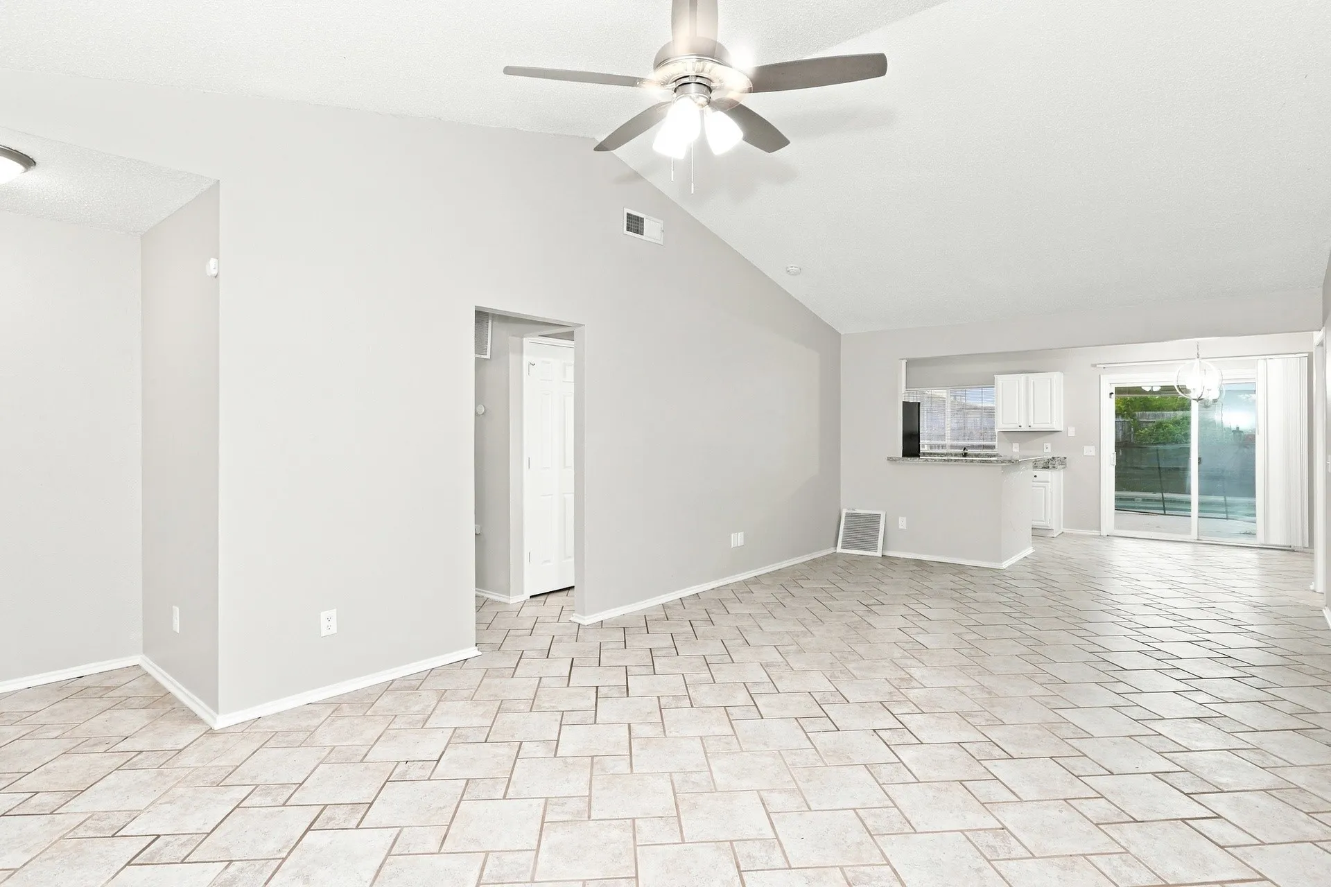 Single Family Residence For Rent in Dallas County , 7509 Atlantic Drive, Rowlett, Texas 75088, 3 Bedroom, 2 Bathroom, 2 Garage spaces, 1,439 Sqft, built in 1985, mls#21392660, Real Estate Agent in Rowlett, Homes For Rent in Dallas county, Homes For Rent in Rowlett, Realtor in Rowlett Texas, Real Estate Brokerage Independent Realty Texas, Luminita Cordes Realtor