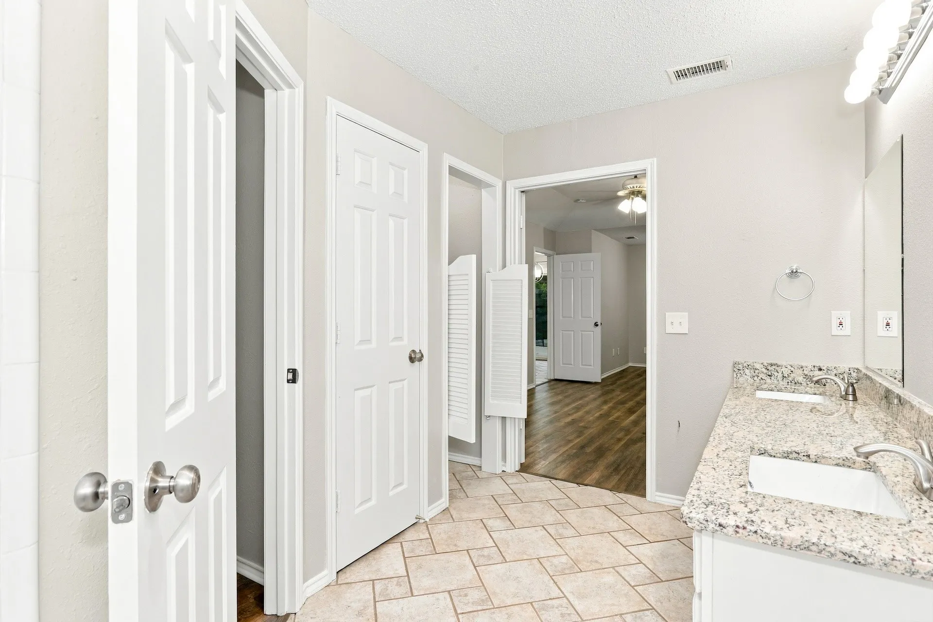 Single Family Residence For Rent in Dallas County , 7509 Atlantic Drive, Rowlett, Texas 75088, 3 Bedroom, 2 Bathroom, 2 Garage spaces, 1,439 Sqft, built in 1985, mls#21392660, Real Estate Agent in Rowlett, Homes For Rent in Dallas county, Homes For Rent in Rowlett, Realtor in Rowlett Texas, Real Estate Brokerage Independent Realty Texas, Luminita Cordes Realtor