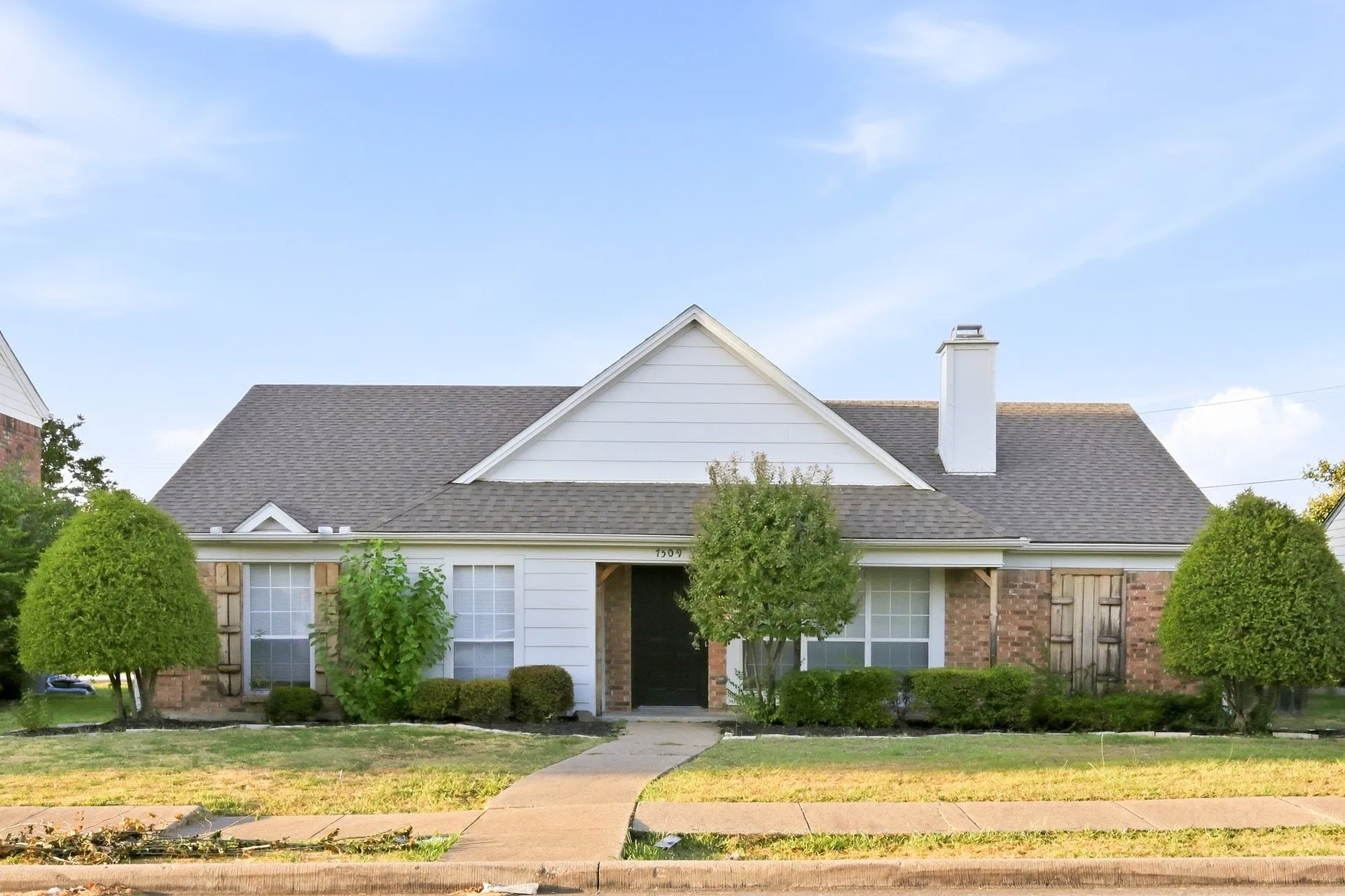 Single Family Residence For Rent