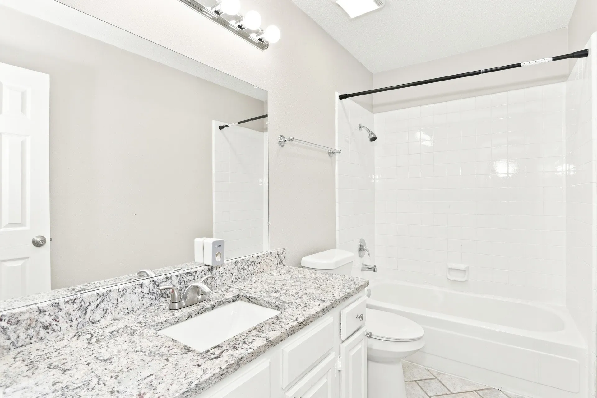 Single Family Residence For Rent in Dallas County , 7509 Atlantic Drive, Rowlett, Texas 75088, 3 Bedroom, 2 Bathroom, 2 Garage spaces, 1,439 Sqft, built in 1985, mls#21392660, Real Estate Agent in Rowlett, Homes For Rent in Dallas county, Homes For Rent in Rowlett, Realtor in Rowlett Texas, Real Estate Brokerage Independent Realty Texas, Luminita Cordes Realtor