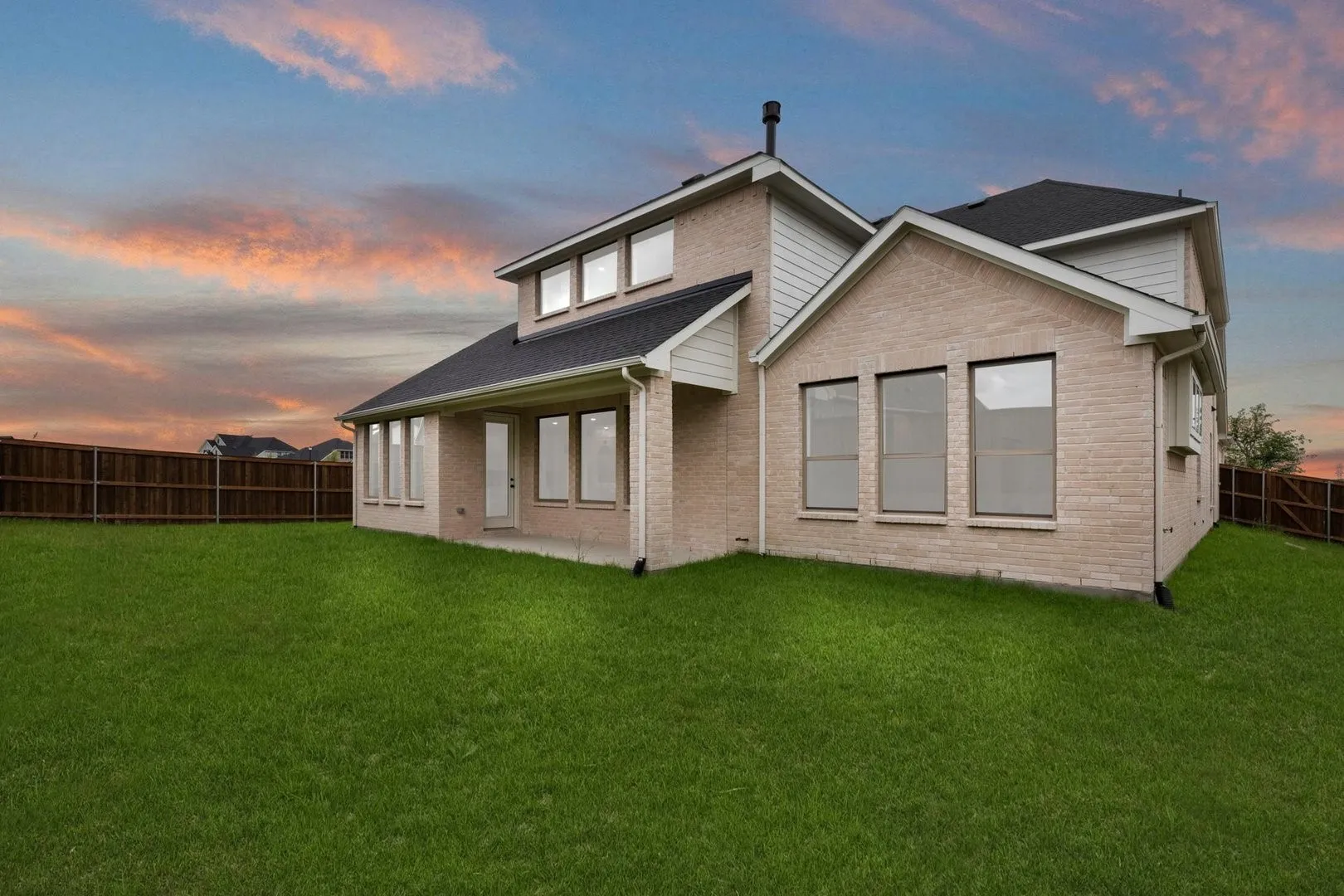 DAL_Homestead_Garza_3212 Tobias Ln (33).jpg