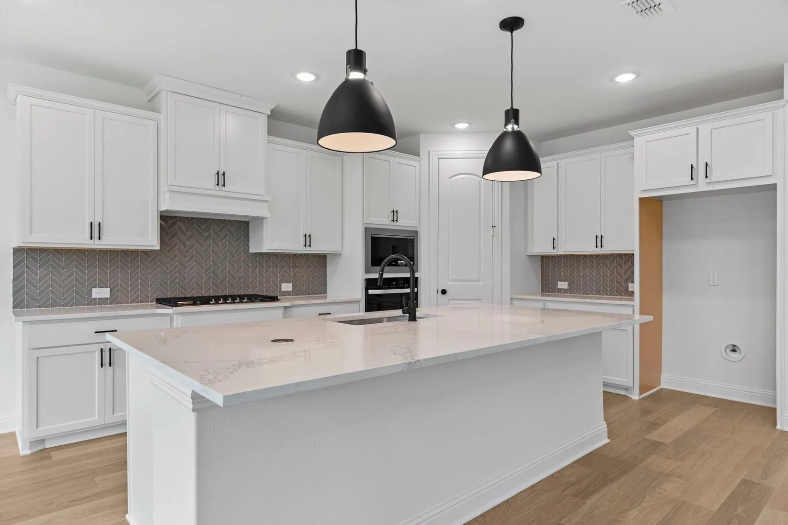 DAL_Homestead_Garza_3212 Tobias Ln (10).jpg