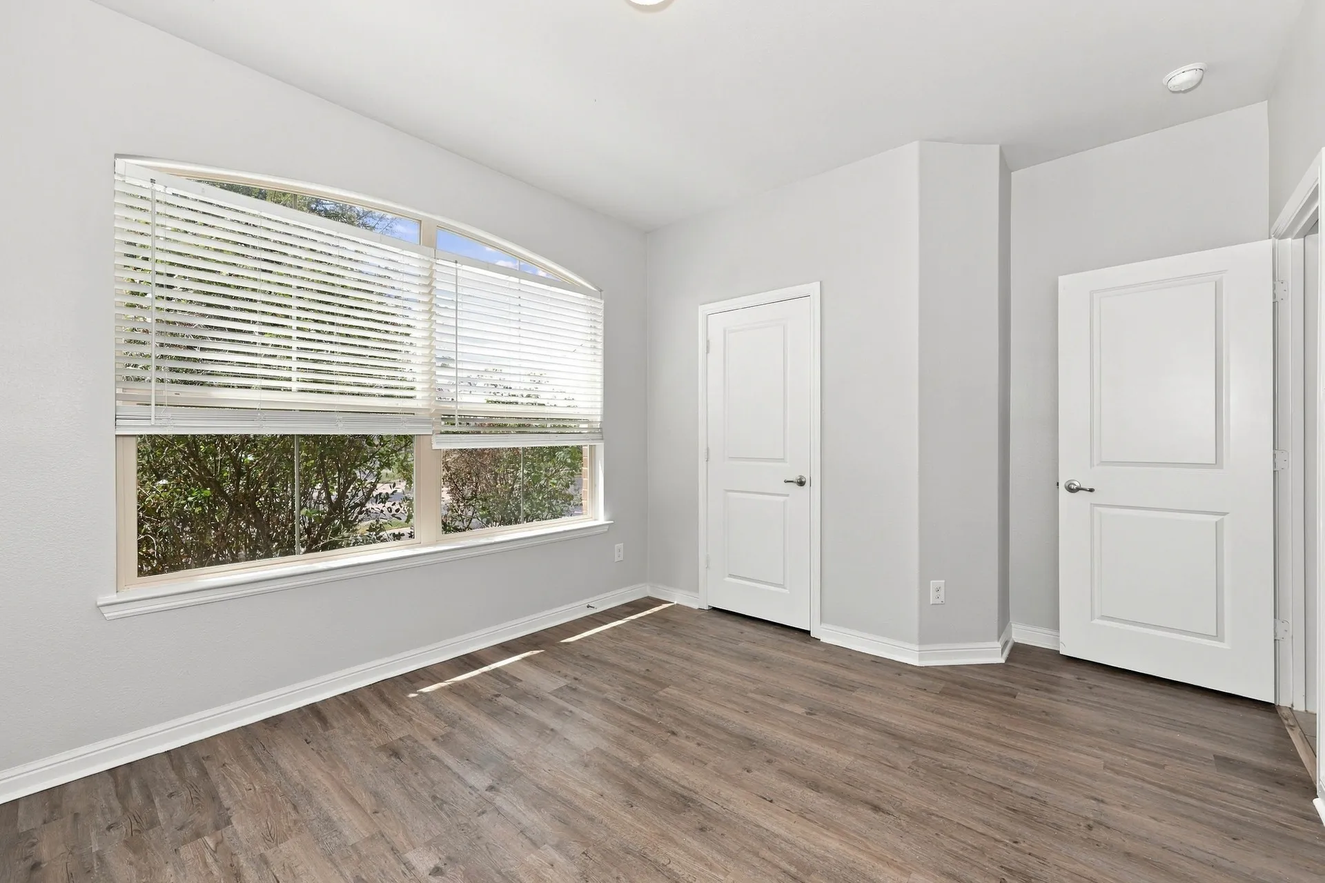 Single Family Residence For Rent in Ellis County , 2614 Lavender Lane, Glenn Heights, Texas 75154, 4 Bedroom, 2 Bathroom, 2 Garage spaces, 2,032 Sqft, built in 2019, mls#21392666, Real Estate Agent in Glenn Heights, Homes For Rent in Ellis county, Homes For Rent in Glenn Heights, Realtor in Glenn Heights Texas, Real Estate Brokerage Independent Realty Texas, Luminita Cordes Realtor