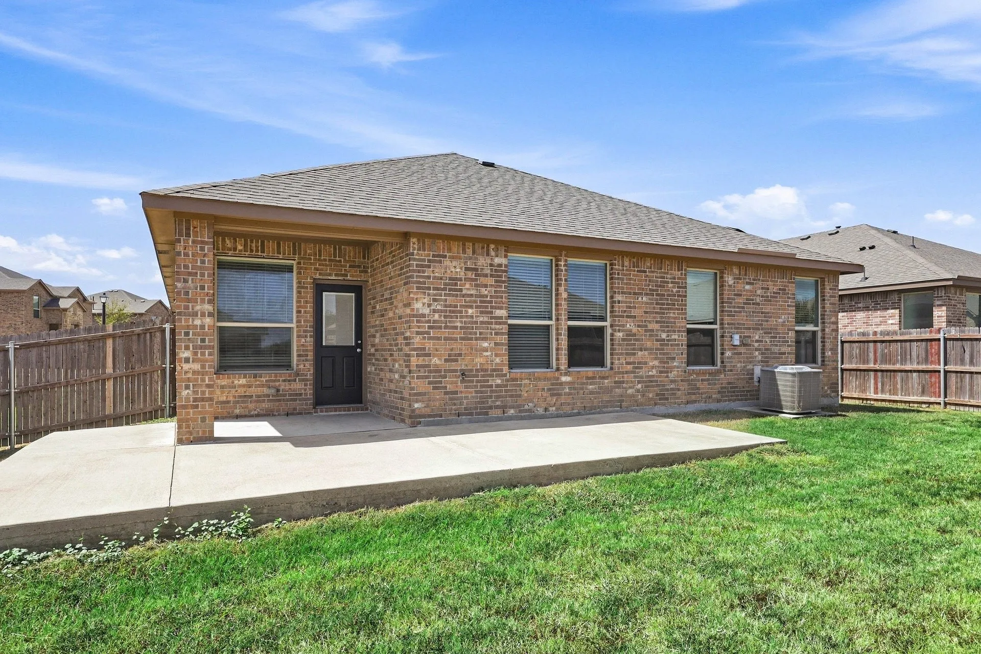 Single Family Residence For Rent in Ellis County , 2614 Lavender Lane, Glenn Heights, Texas 75154, 4 Bedroom, 2 Bathroom, 2 Garage spaces, 2,032 Sqft, built in 2019, mls#21392666, Real Estate Agent in Glenn Heights, Homes For Rent in Ellis county, Homes For Rent in Glenn Heights, Realtor in Glenn Heights Texas, Real Estate Brokerage Independent Realty Texas, Luminita Cordes Realtor