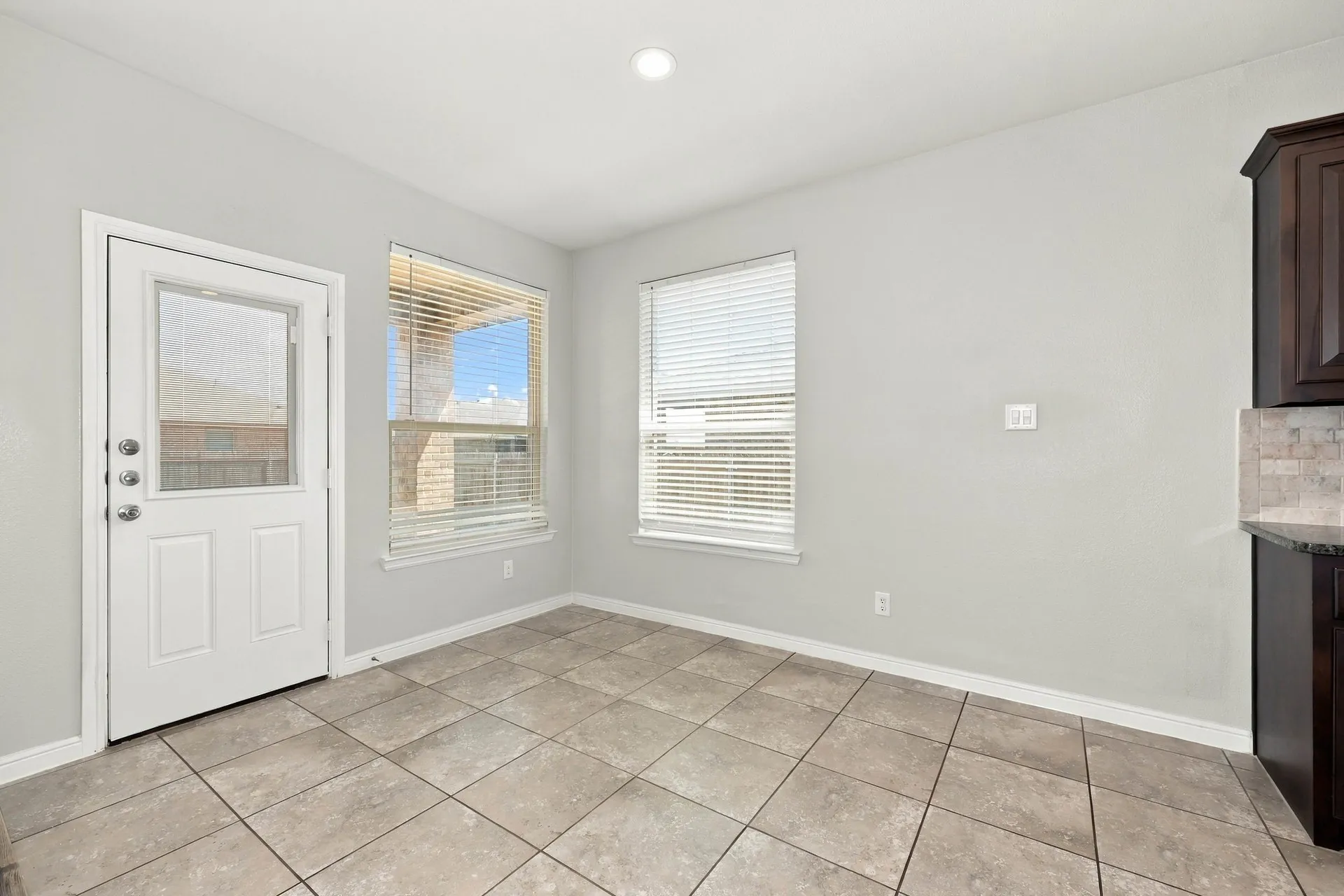 Single Family Residence For Rent in Ellis County , 2614 Lavender Lane, Glenn Heights, Texas 75154, 4 Bedroom, 2 Bathroom, 2 Garage spaces, 2,032 Sqft, built in 2019, mls#21392666, Real Estate Agent in Glenn Heights, Homes For Rent in Ellis county, Homes For Rent in Glenn Heights, Realtor in Glenn Heights Texas, Real Estate Brokerage Independent Realty Texas, Luminita Cordes Realtor