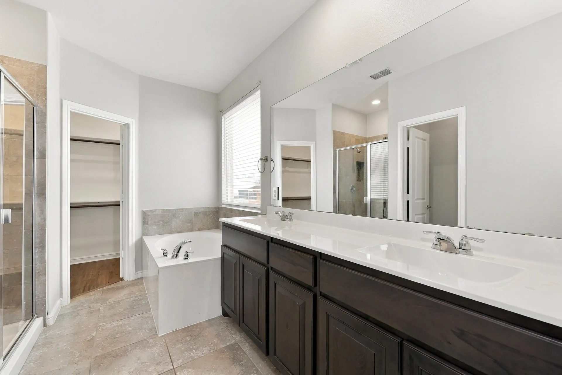Single Family Residence For Rent in Ellis County , 2614 Lavender Lane, Glenn Heights, Texas 75154, 4 Bedroom, 2 Bathroom, 2 Garage spaces, 2,032 Sqft, built in 2019, mls#21392666, Real Estate Agent in Glenn Heights, Homes For Rent in Ellis county, Homes For Rent in Glenn Heights, Realtor in Glenn Heights Texas, Real Estate Brokerage Independent Realty Texas, Luminita Cordes Realtor