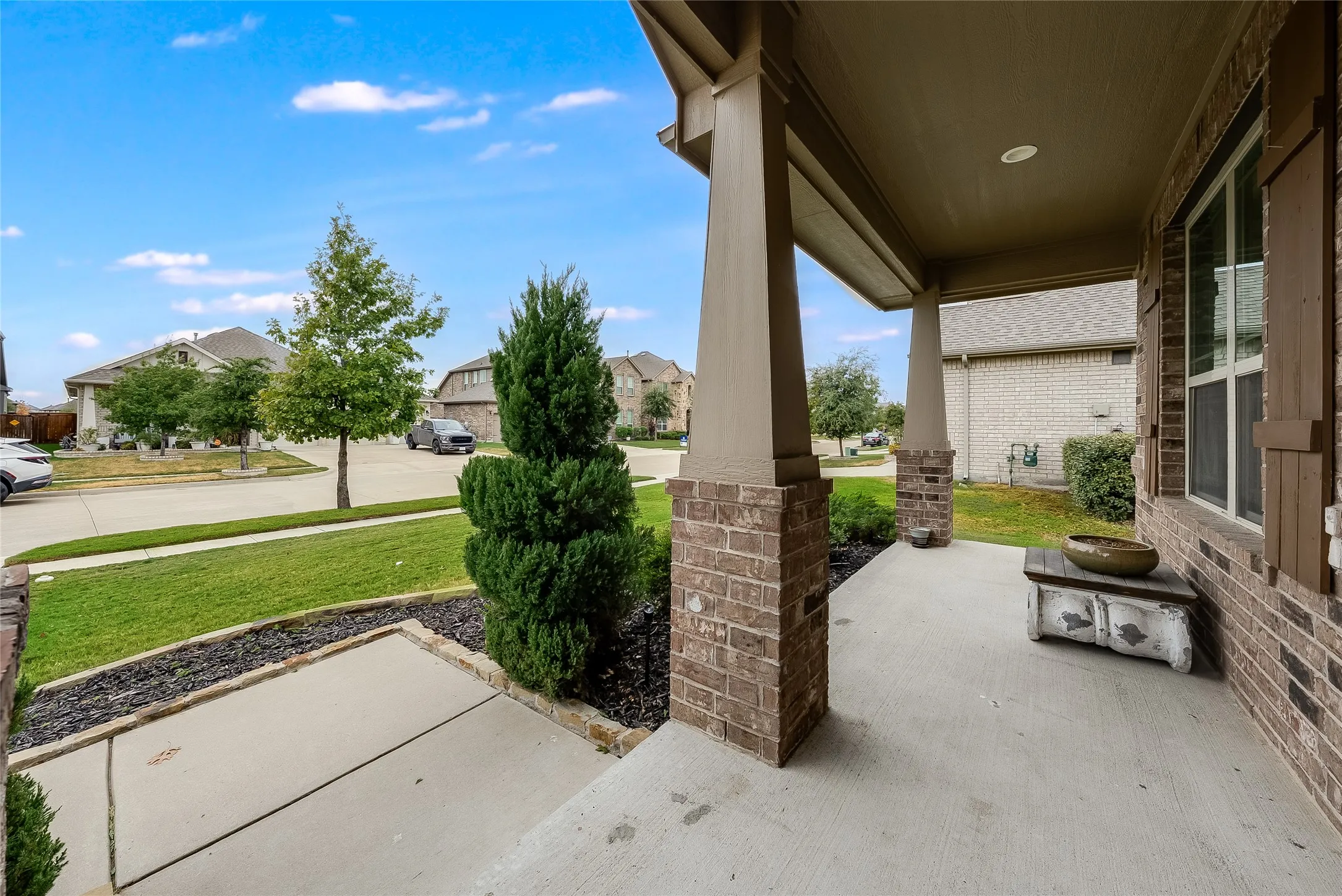 Single Family Residence For Sale in Denton County , 2800 Lakeside Drive, Aubrey, Texas 76227, 4 Bedroom, 2 Bathroom, 2 Garage spaces, 1,953 Sqft, built in 2019, mls#21390702, Real Estate Agent in Aubrey, Homes For Sale in Denton county, Homes For Sale in Aubrey, Realtor in Aubrey Texas, Real Estate Brokerage Independent Realty Texas, Luminita Cordes Realtor