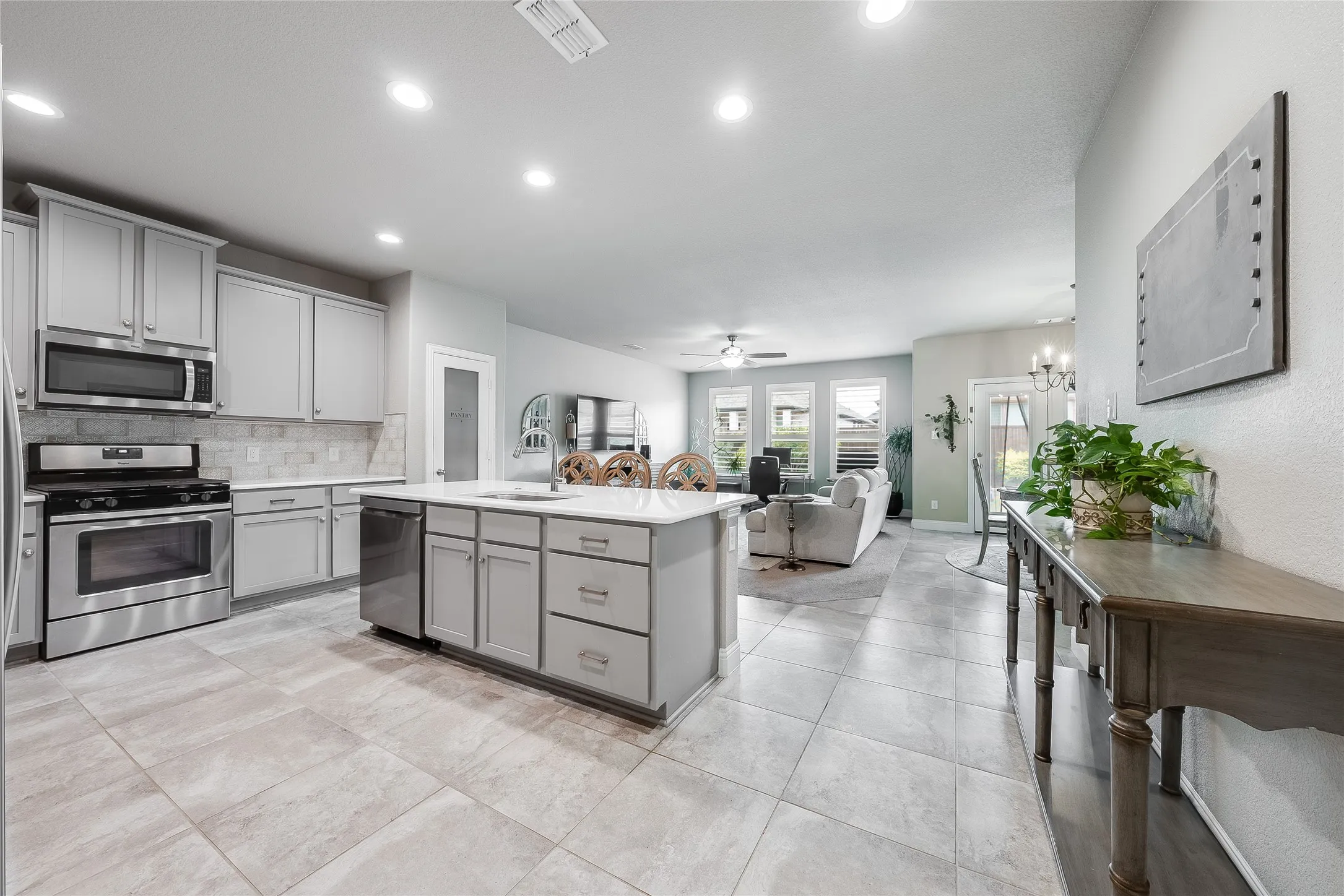 Single Family Residence For Sale in Denton County , 2800 Lakeside Drive, Aubrey, Texas 76227, 4 Bedroom, 2 Bathroom, 2 Garage spaces, 1,953 Sqft, built in 2019, mls#21390702, Real Estate Agent in Aubrey, Homes For Sale in Denton county, Homes For Sale in Aubrey, Realtor in Aubrey Texas, Real Estate Brokerage Independent Realty Texas, Luminita Cordes Realtor
