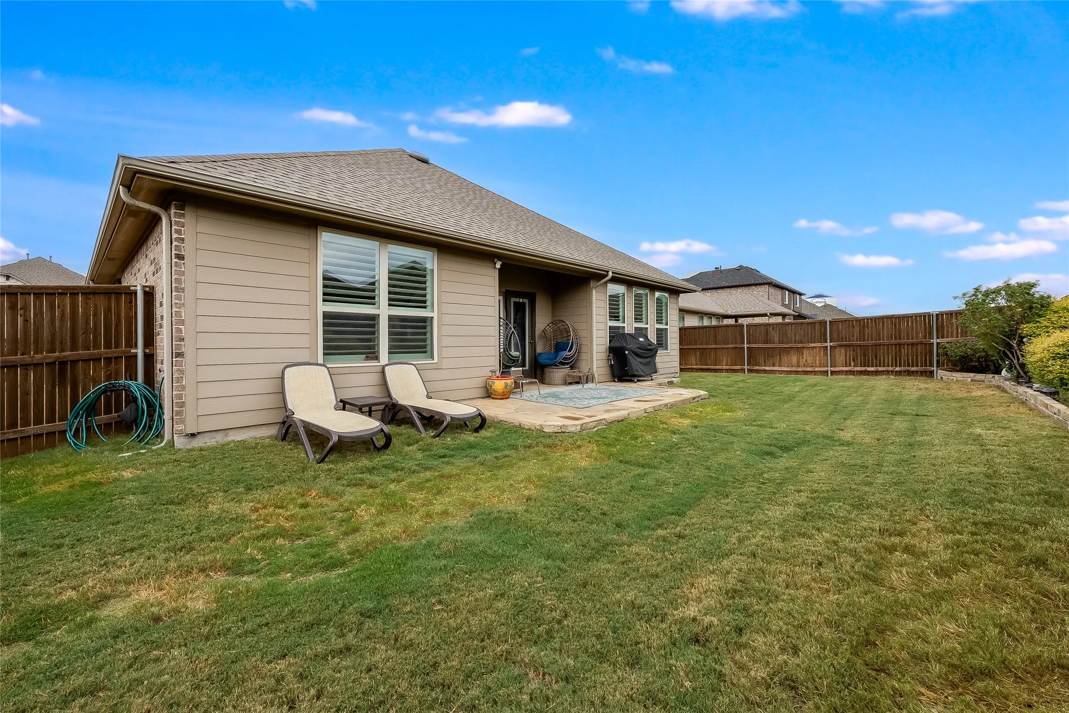 Single Family Residence For Sale in Denton County , 2800 Lakeside Drive, Aubrey, Texas 76227, 4 Bedroom, 2 Bathroom, 2 Garage spaces, 1,953 Sqft, built in 2019, mls#21390702, Real Estate Agent in Aubrey, Homes For Sale in Denton county, Homes For Sale in Aubrey, Realtor in Aubrey Texas, Real Estate Brokerage Independent Realty Texas, Luminita Cordes Realtor