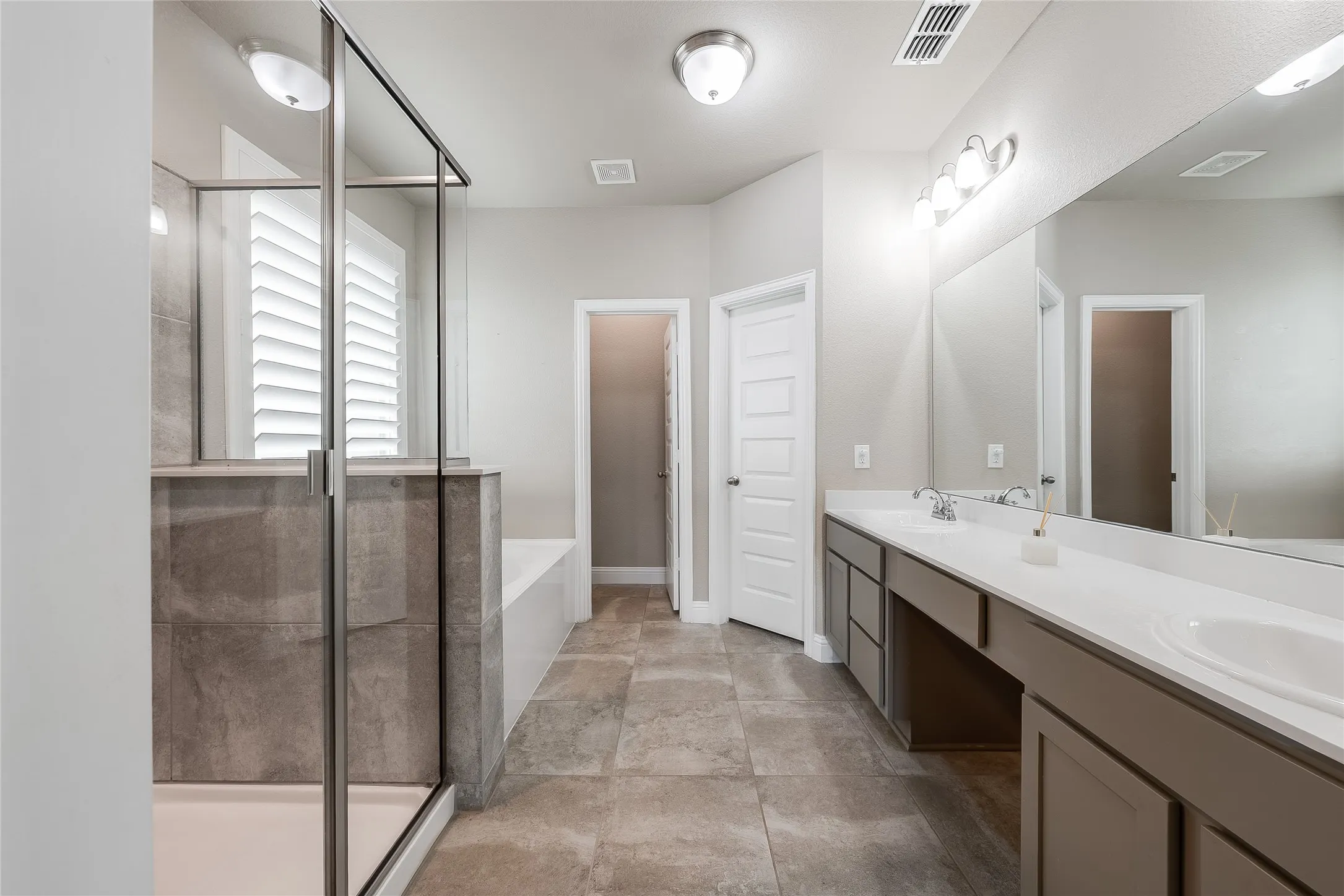 Single Family Residence For Sale in Denton County , 2800 Lakeside Drive, Aubrey, Texas 76227, 4 Bedroom, 2 Bathroom, 2 Garage spaces, 1,953 Sqft, built in 2019, mls#21390702, Real Estate Agent in Aubrey, Homes For Sale in Denton county, Homes For Sale in Aubrey, Realtor in Aubrey Texas, Real Estate Brokerage Independent Realty Texas, Luminita Cordes Realtor
