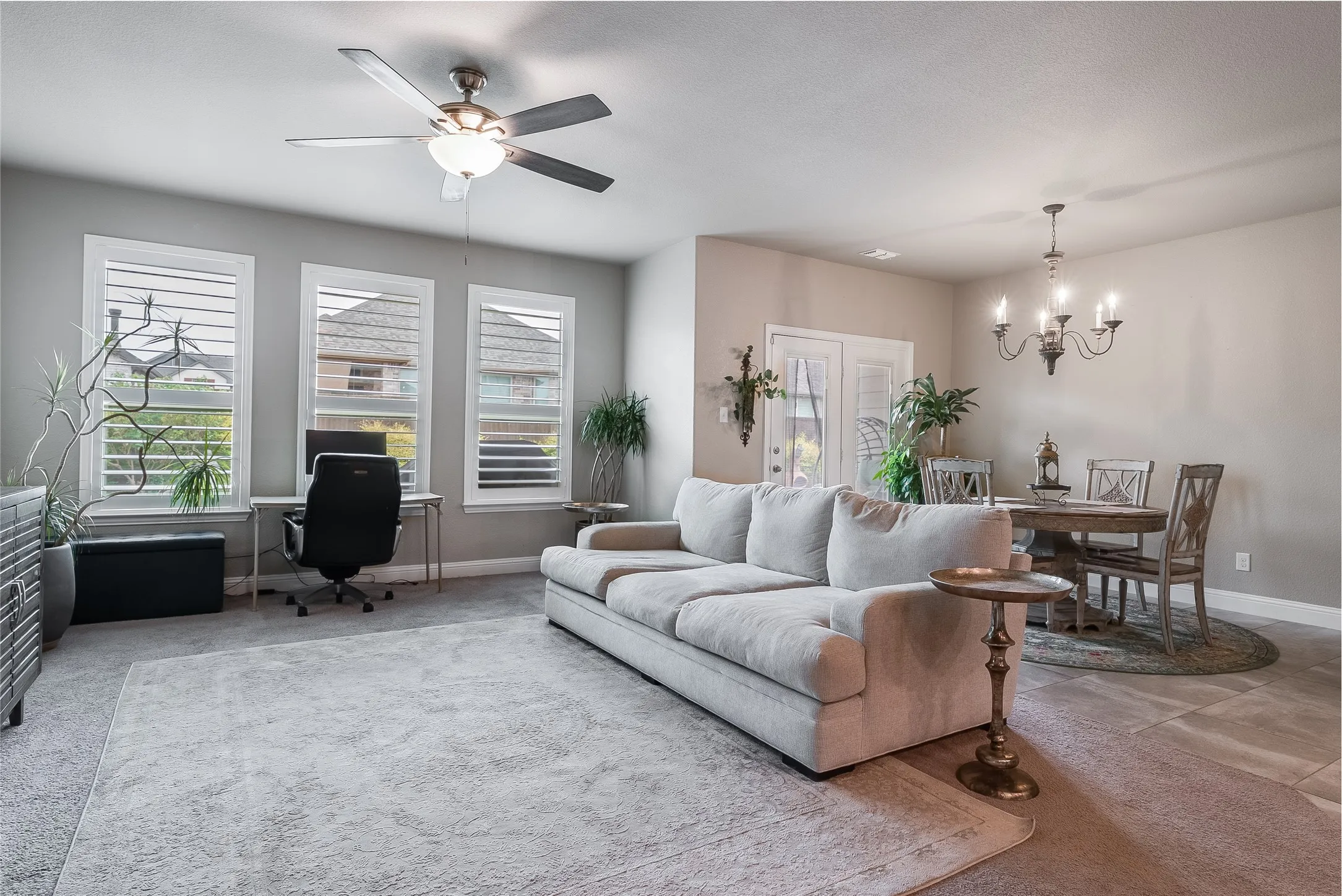 Single Family Residence For Sale in Denton County , 2800 Lakeside Drive, Aubrey, Texas 76227, 4 Bedroom, 2 Bathroom, 2 Garage spaces, 1,953 Sqft, built in 2019, mls#21390702, Real Estate Agent in Aubrey, Homes For Sale in Denton county, Homes For Sale in Aubrey, Realtor in Aubrey Texas, Real Estate Brokerage Independent Realty Texas, Luminita Cordes Realtor