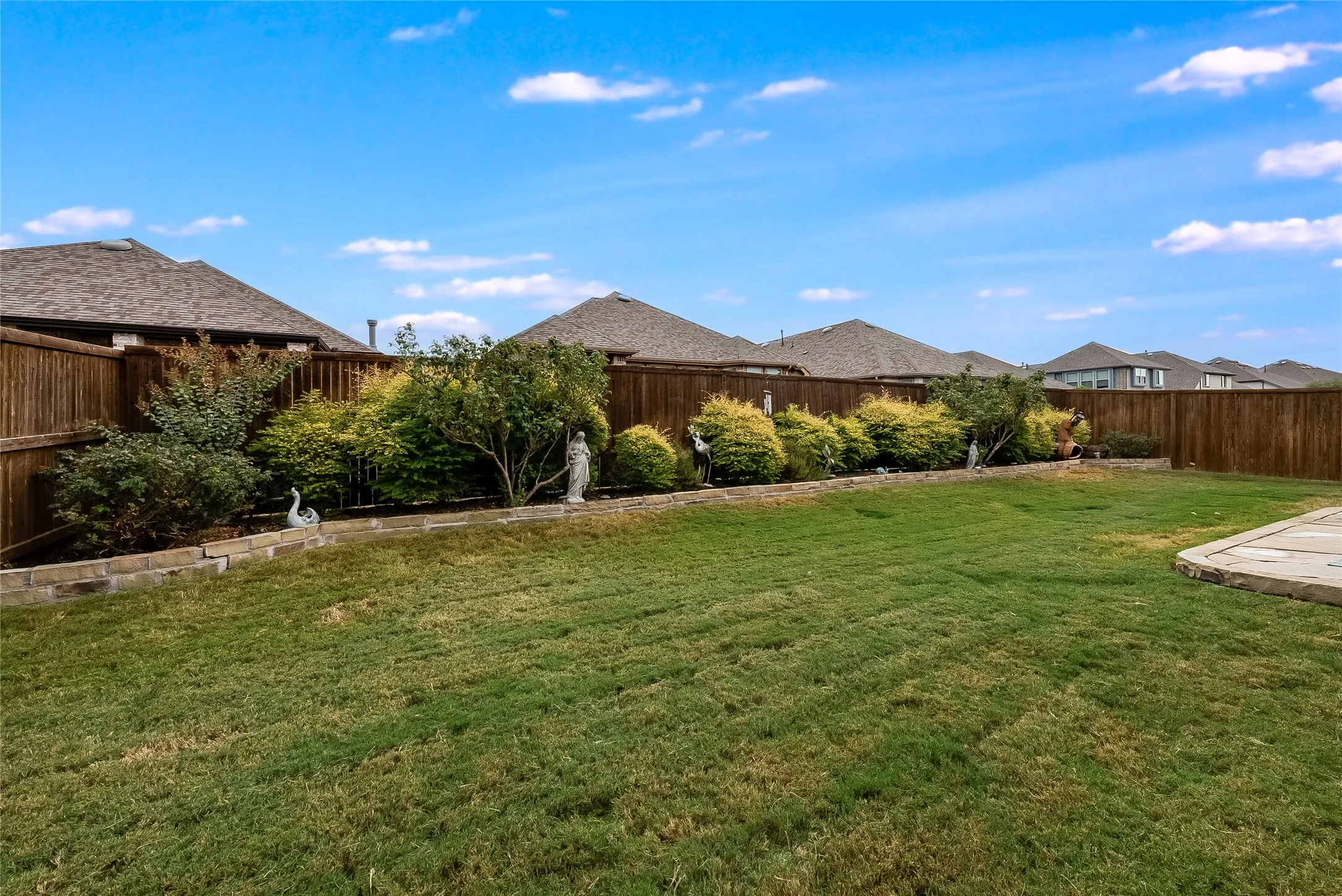 Single Family Residence For Sale in Denton County , 2800 Lakeside Drive, Aubrey, Texas 76227, 4 Bedroom, 2 Bathroom, 2 Garage spaces, 1,953 Sqft, built in 2019, mls#21390702, Real Estate Agent in Aubrey, Homes For Sale in Denton county, Homes For Sale in Aubrey, Realtor in Aubrey Texas, Real Estate Brokerage Independent Realty Texas, Luminita Cordes Realtor