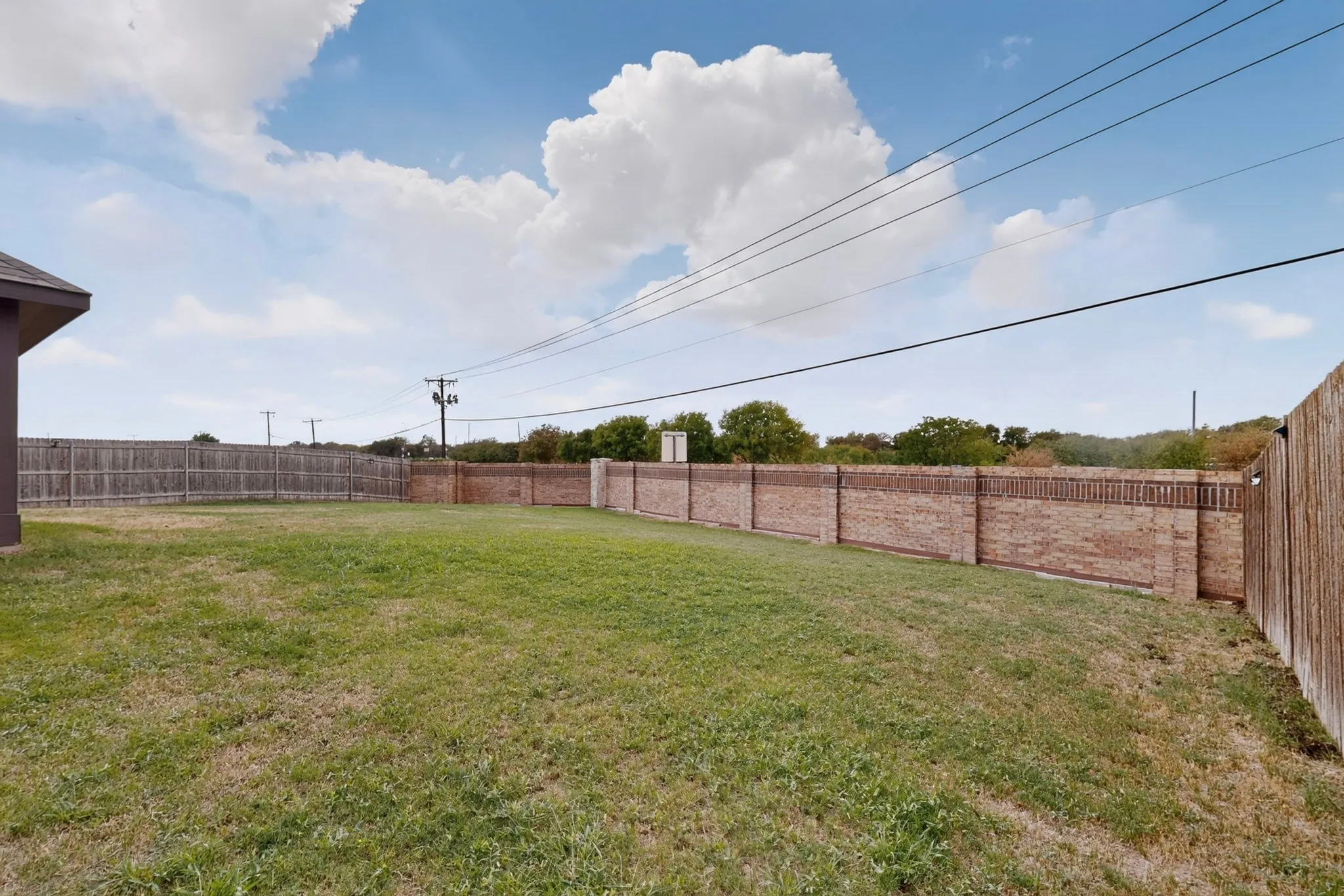 Single Family Residence For Sale in Tarrant County , 1660 Irene Drive, Crowley, Texas 76036, 3 Bedroom, 2 Bathroom, 2 Garage spaces, 2,315 Sqft, built in 2019, mls#21390063, Real Estate Agent in Crowley, Homes For Sale in Tarrant county, Homes For Sale in Crowley, Realtor in Crowley Texas, Real Estate Brokerage Independent Realty Texas, Luminita Cordes Realtor