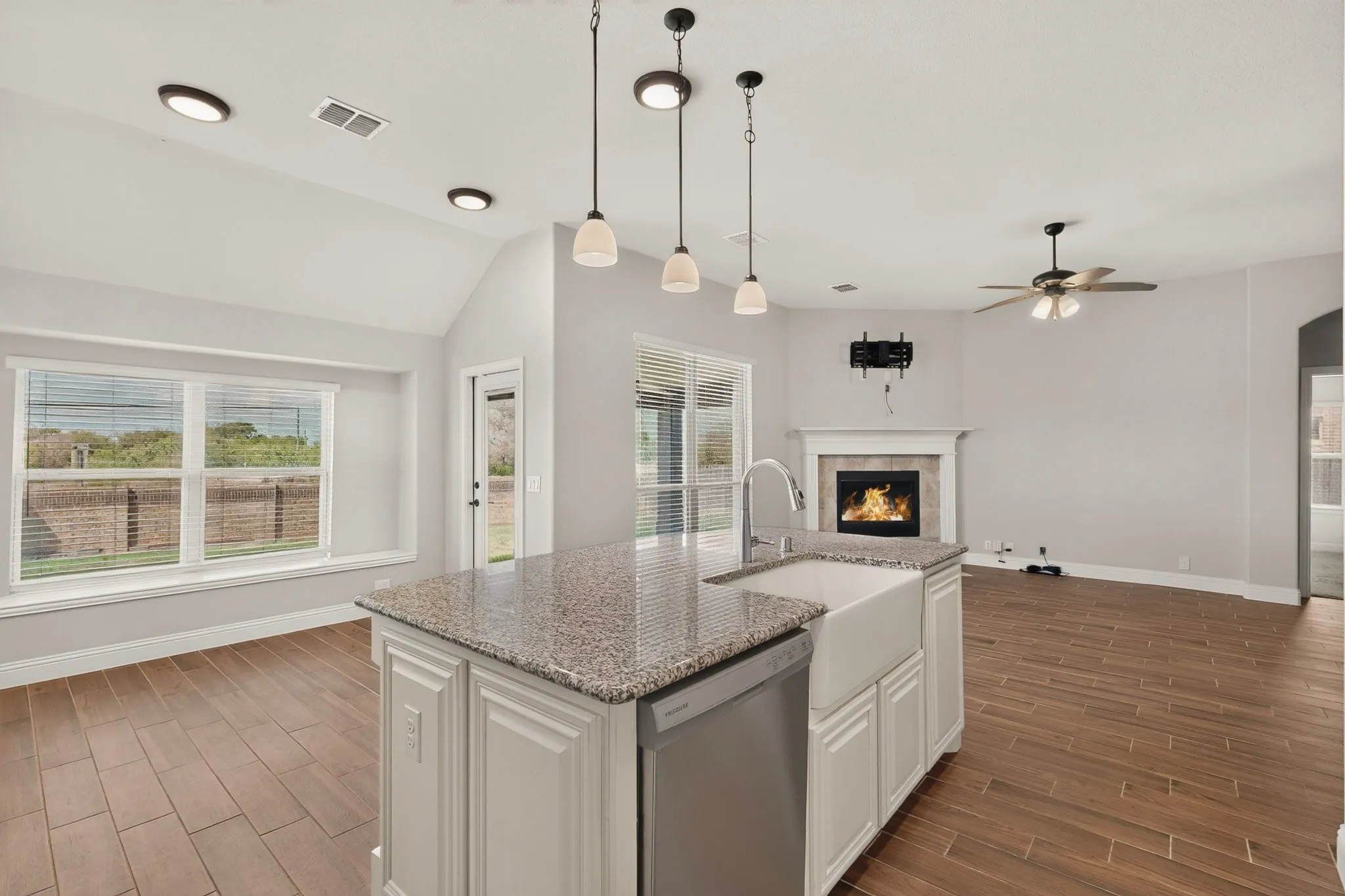 Single Family Residence For Sale in Tarrant County , 1660 Irene Drive, Crowley, Texas 76036, 3 Bedroom, 2 Bathroom, 2 Garage spaces, 2,315 Sqft, built in 2019, mls#21390063, Real Estate Agent in Crowley, Homes For Sale in Tarrant county, Homes For Sale in Crowley, Realtor in Crowley Texas, Real Estate Brokerage Independent Realty Texas, Luminita Cordes Realtor