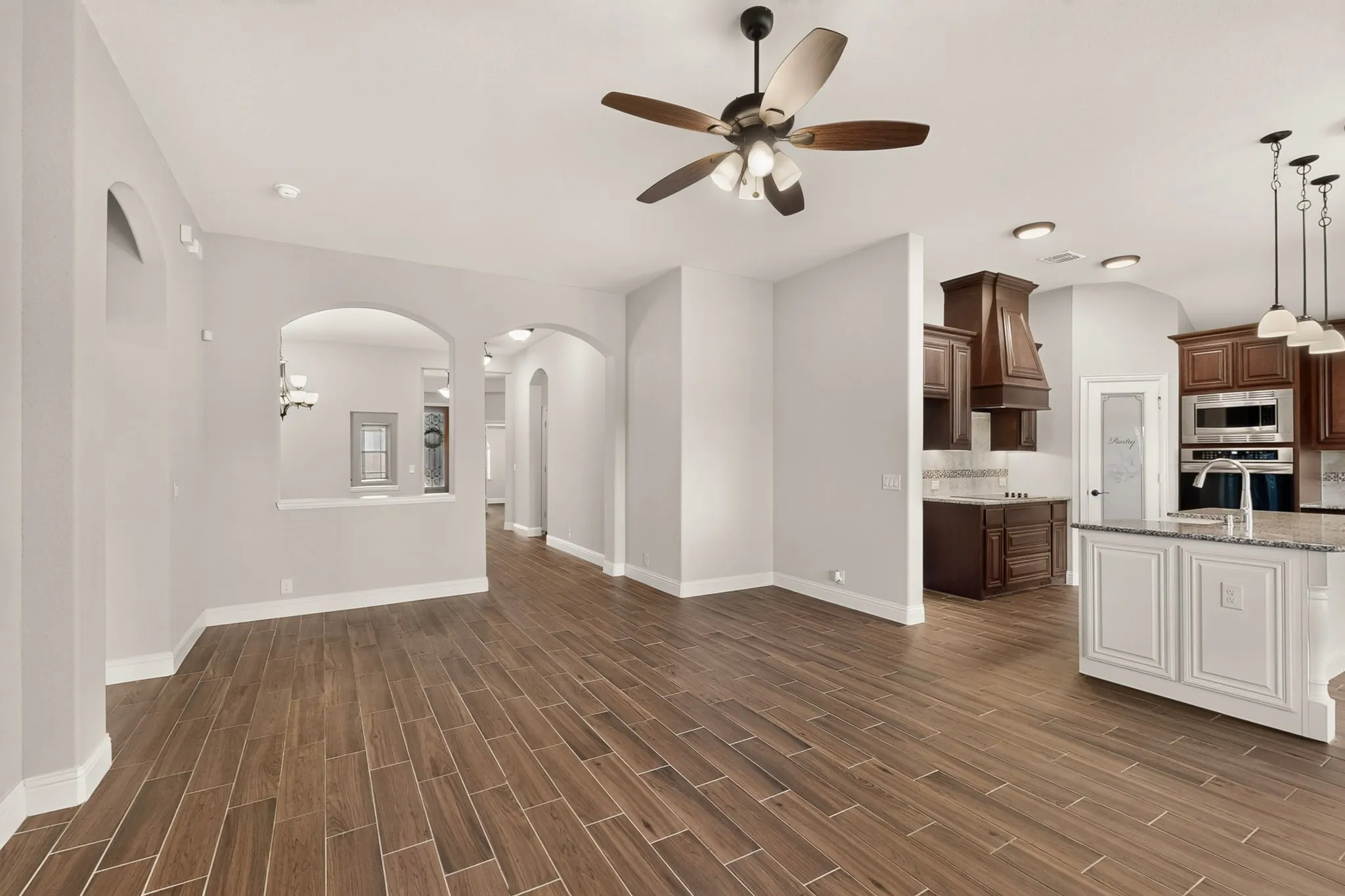 Single Family Residence For Sale in Tarrant County , 1660 Irene Drive, Crowley, Texas 76036, 3 Bedroom, 2 Bathroom, 2 Garage spaces, 2,315 Sqft, built in 2019, mls#21390063, Real Estate Agent in Crowley, Homes For Sale in Tarrant county, Homes For Sale in Crowley, Realtor in Crowley Texas, Real Estate Brokerage Independent Realty Texas, Luminita Cordes Realtor