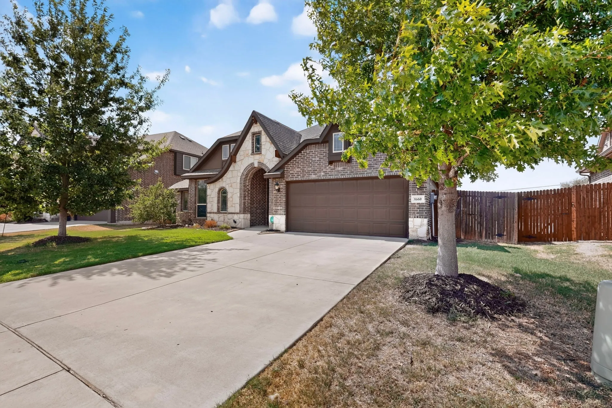Single Family Residence For Sale in Tarrant County , 1660 Irene Drive, Crowley, Texas 76036, 3 Bedroom, 2 Bathroom, 2 Garage spaces, 2,315 Sqft, built in 2019, mls#21390063, Real Estate Agent in Crowley, Homes For Sale in Tarrant county, Homes For Sale in Crowley, Realtor in Crowley Texas, Real Estate Brokerage Independent Realty Texas, Luminita Cordes Realtor