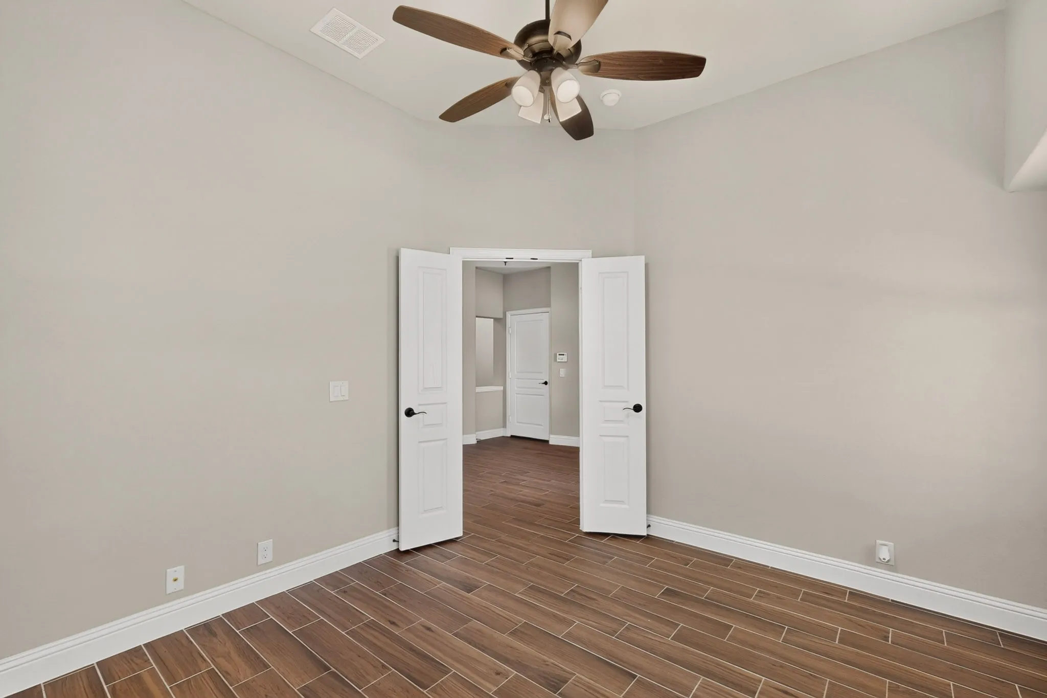 Single Family Residence For Sale in Tarrant County , 1660 Irene Drive, Crowley, Texas 76036, 3 Bedroom, 2 Bathroom, 2 Garage spaces, 2,315 Sqft, built in 2019, mls#21390063, Real Estate Agent in Crowley, Homes For Sale in Tarrant county, Homes For Sale in Crowley, Realtor in Crowley Texas, Real Estate Brokerage Independent Realty Texas, Luminita Cordes Realtor