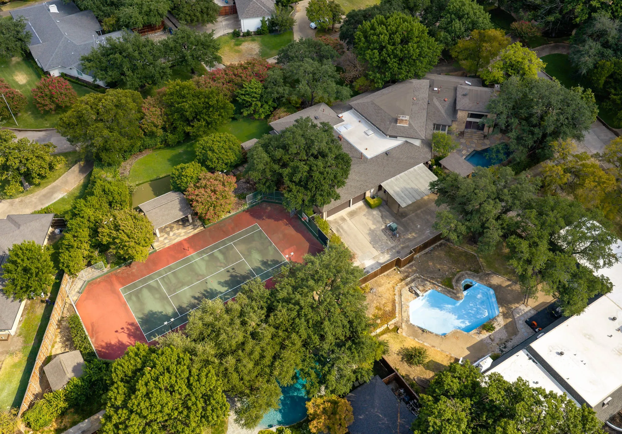 Single Family Residence For Sale in Dallas County , 11298 Russwood Circle, Dallas, Texas 75229, 5 Bedroom, 8 Bathroom, 3 Garage spaces, 7,096 Sqft, built in 1973, mls#21391530, Real Estate Agent in Dallas, Homes For Sale in Dallas county, Homes For Sale in Dallas, Realtor in Dallas Texas, Real Estate Brokerage Independent Realty Texas, Luminita Cordes Realtor