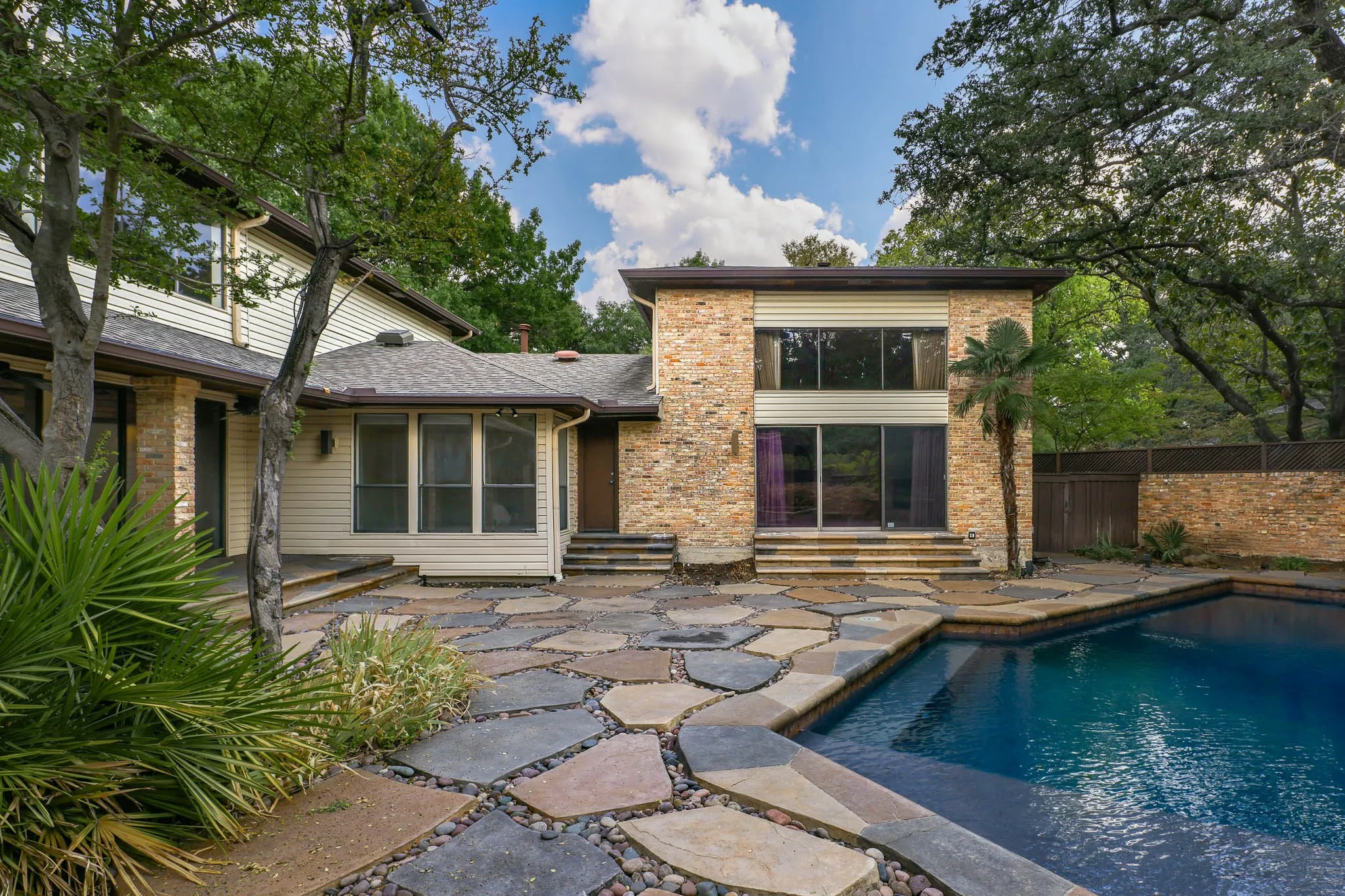Single Family Residence For Sale in Dallas County , 11298 Russwood Circle, Dallas, Texas 75229, 5 Bedroom, 8 Bathroom, 3 Garage spaces, 7,096 Sqft, built in 1973, mls#21391530, Real Estate Agent in Dallas, Homes For Sale in Dallas county, Homes For Sale in Dallas, Realtor in Dallas Texas, Real Estate Brokerage Independent Realty Texas, Luminita Cordes Realtor