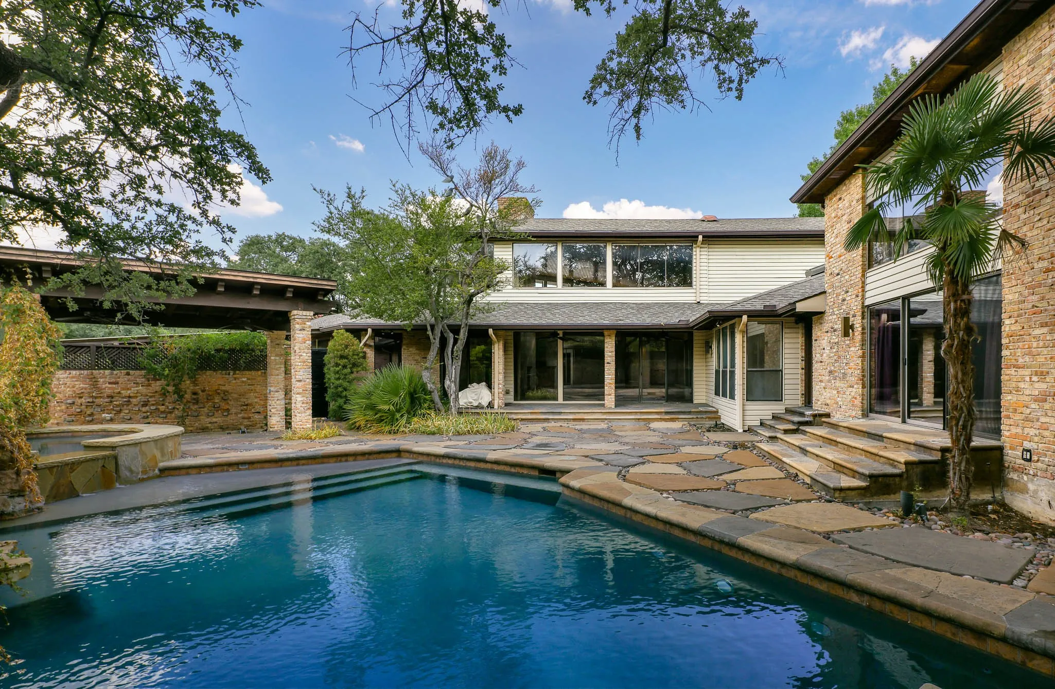 Single Family Residence For Sale in Dallas County , 11298 Russwood Circle, Dallas, Texas 75229, 5 Bedroom, 8 Bathroom, 3 Garage spaces, 7,096 Sqft, built in 1973, mls#21391530, Real Estate Agent in Dallas, Homes For Sale in Dallas county, Homes For Sale in Dallas, Realtor in Dallas Texas, Real Estate Brokerage Independent Realty Texas, Luminita Cordes Realtor