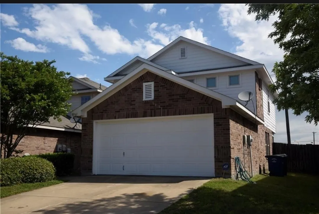 Single Family Residence For Rent in Dallas County , 9961 Rio Doso Drive, Dallas, Texas 75227, 3 Bedroom, 3 Bathroom, 2 Garage spaces, 1,496 Sqft, built in 2008, mls#21392682, Real Estate Agent in Dallas, Homes For Rent in Dallas county, Homes For Rent in Dallas, Realtor in Dallas Texas, Real Estate Brokerage Independent Realty Texas, Luminita Cordes Realtor