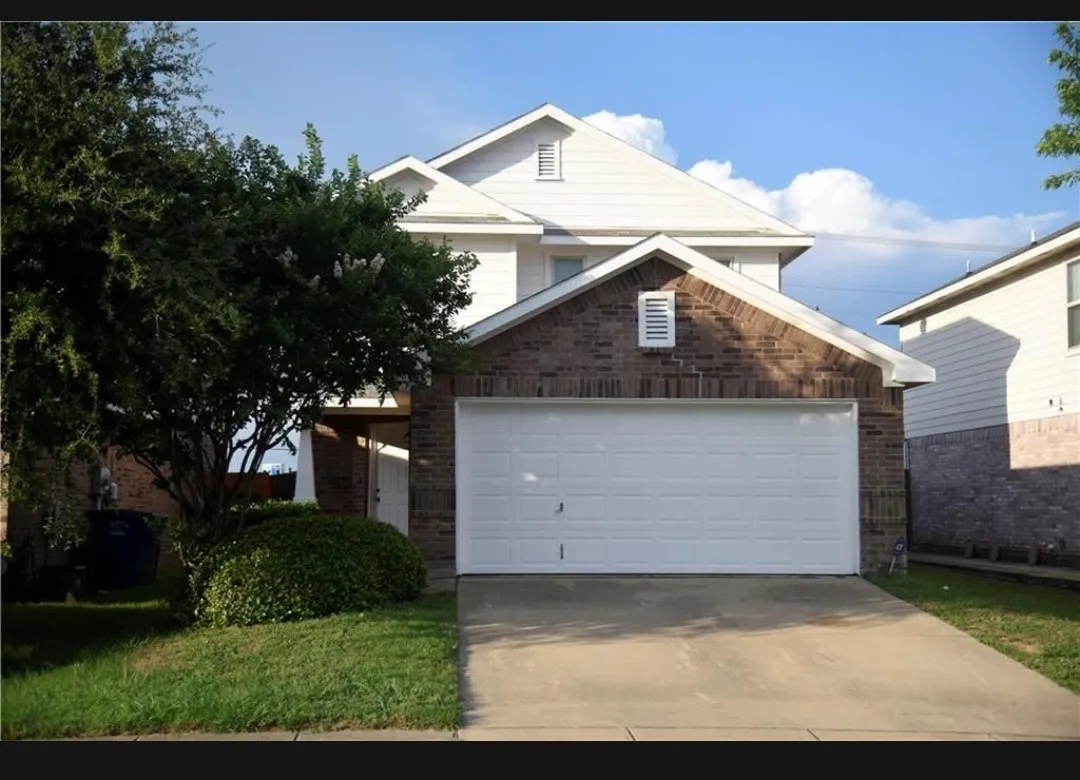 Single Family Residence For Rent in Dallas County , 9961 Rio Doso Drive, Dallas, Texas 75227, 3 Bedroom, 3 Bathroom, 2 Garage spaces, 1,496 Sqft, built in 2008, mls#21392682, Real Estate Agent in Dallas, Homes For Rent in Dallas county, Homes For Rent in Dallas, Realtor in Dallas Texas, Real Estate Brokerage Independent Realty Texas, Luminita Cordes Realtor