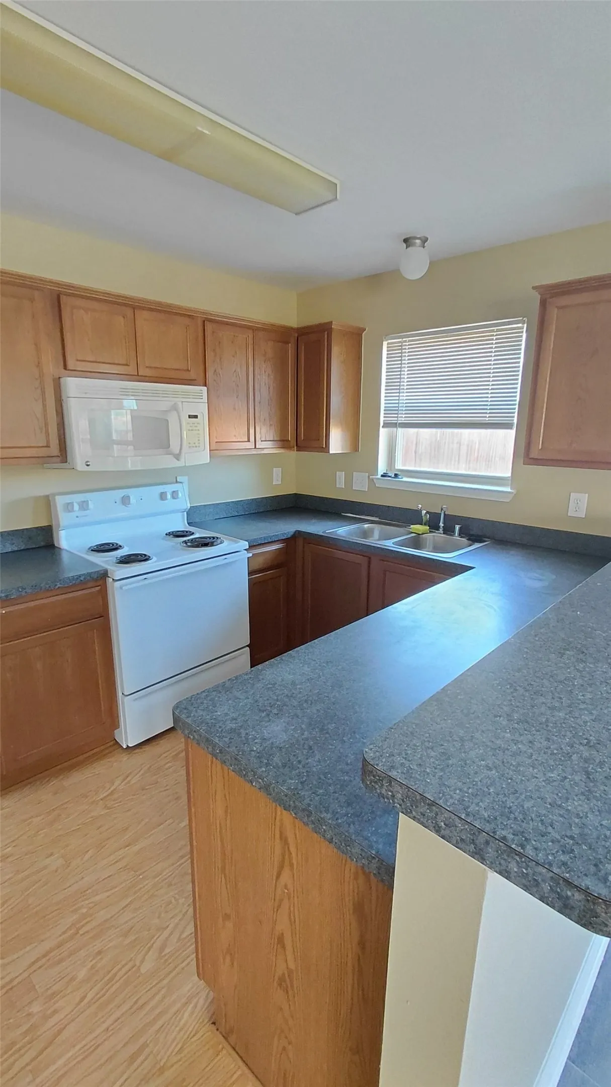 Single Family Residence For Rent in Dallas County , 9961 Rio Doso Drive, Dallas, Texas 75227, 3 Bedroom, 3 Bathroom, 2 Garage spaces, 1,496 Sqft, built in 2008, mls#21392682, Real Estate Agent in Dallas, Homes For Rent in Dallas county, Homes For Rent in Dallas, Realtor in Dallas Texas, Real Estate Brokerage Independent Realty Texas, Luminita Cordes Realtor
