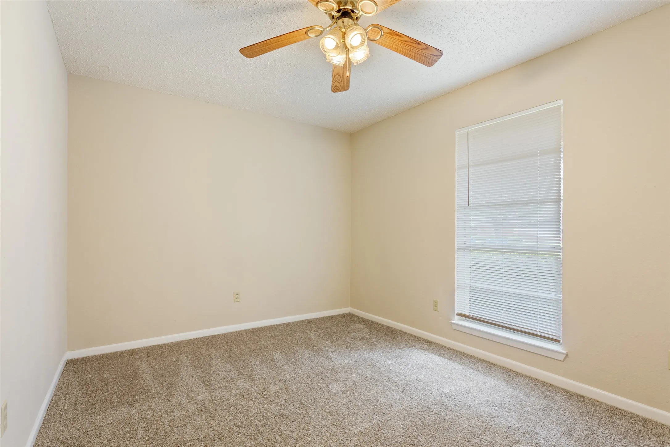 Duplex For Sale in Mc Lennan County , 100 E Gruver Circle 102, Hewitt, Texas 76643, 0, 0, Garage spaces, 0 Sqft, built in 1978, mls#21392683, Real Estate Agent in Hewitt, Homes For Sale in Mc Lennan county, Homes For Sale in Hewitt, Realtor in Hewitt Texas, Real Estate Brokerage Independent Realty Texas, Luminita Cordes Realtor