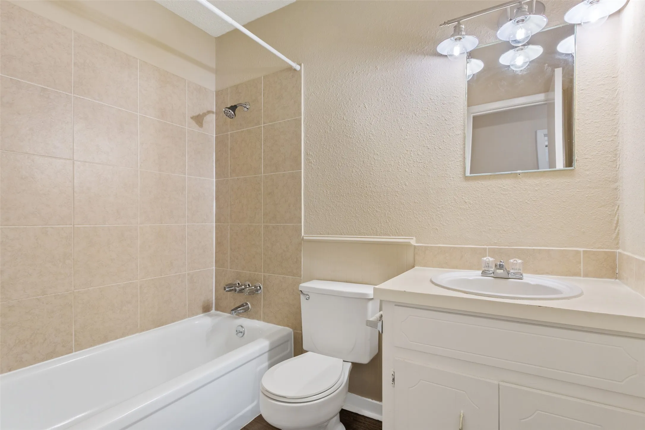 Duplex For Sale in Mc Lennan County , 100 E Gruver Circle 102, Hewitt, Texas 76643, 0, 0, Garage spaces, 0 Sqft, built in 1978, mls#21392683, Real Estate Agent in Hewitt, Homes For Sale in Mc Lennan county, Homes For Sale in Hewitt, Realtor in Hewitt Texas, Real Estate Brokerage Independent Realty Texas, Luminita Cordes Realtor
