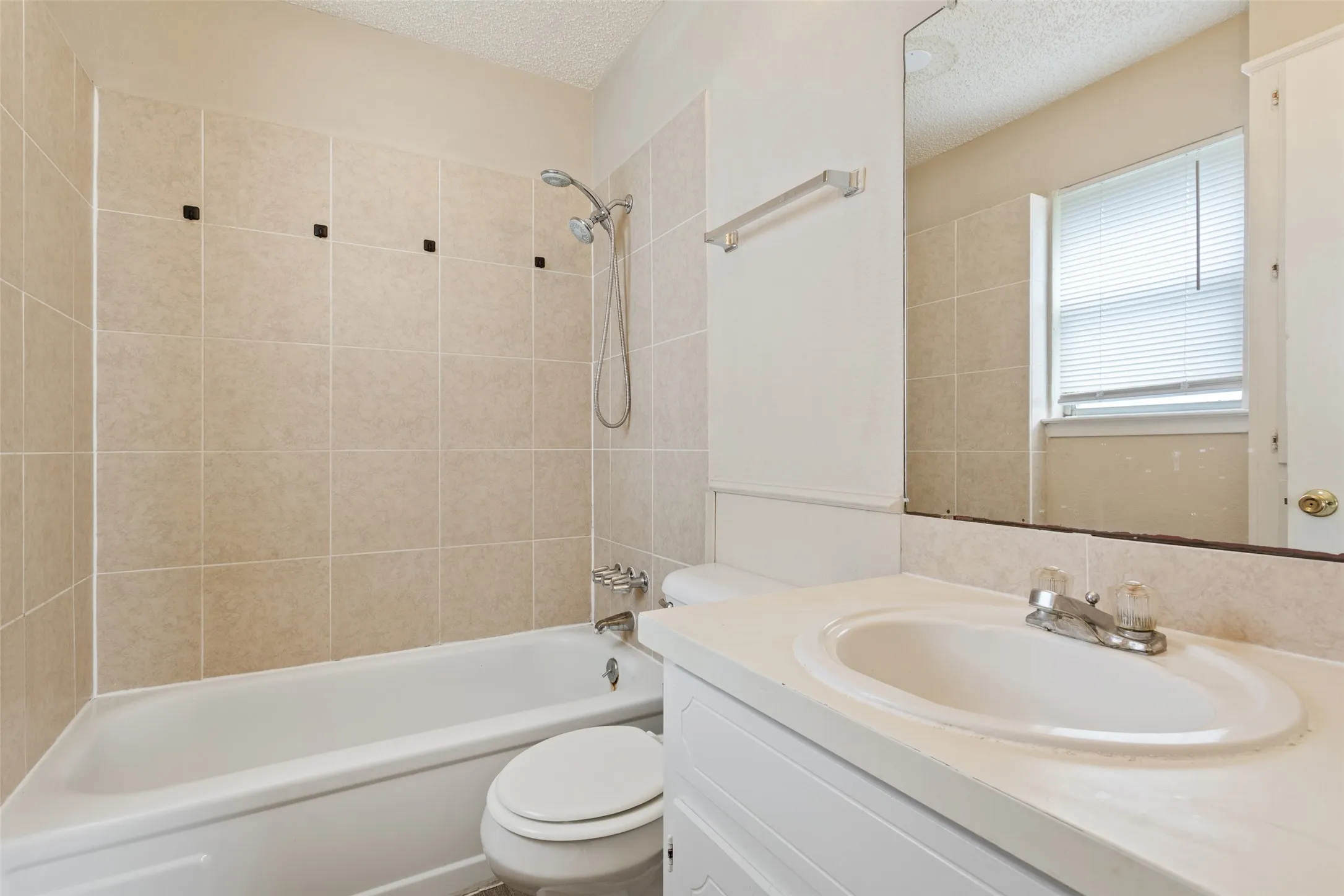 Duplex For Sale in Mc Lennan County , 100 E Gruver Circle 102, Hewitt, Texas 76643, 0, 0, Garage spaces, 0 Sqft, built in 1978, mls#21392683, Real Estate Agent in Hewitt, Homes For Sale in Mc Lennan county, Homes For Sale in Hewitt, Realtor in Hewitt Texas, Real Estate Brokerage Independent Realty Texas, Luminita Cordes Realtor