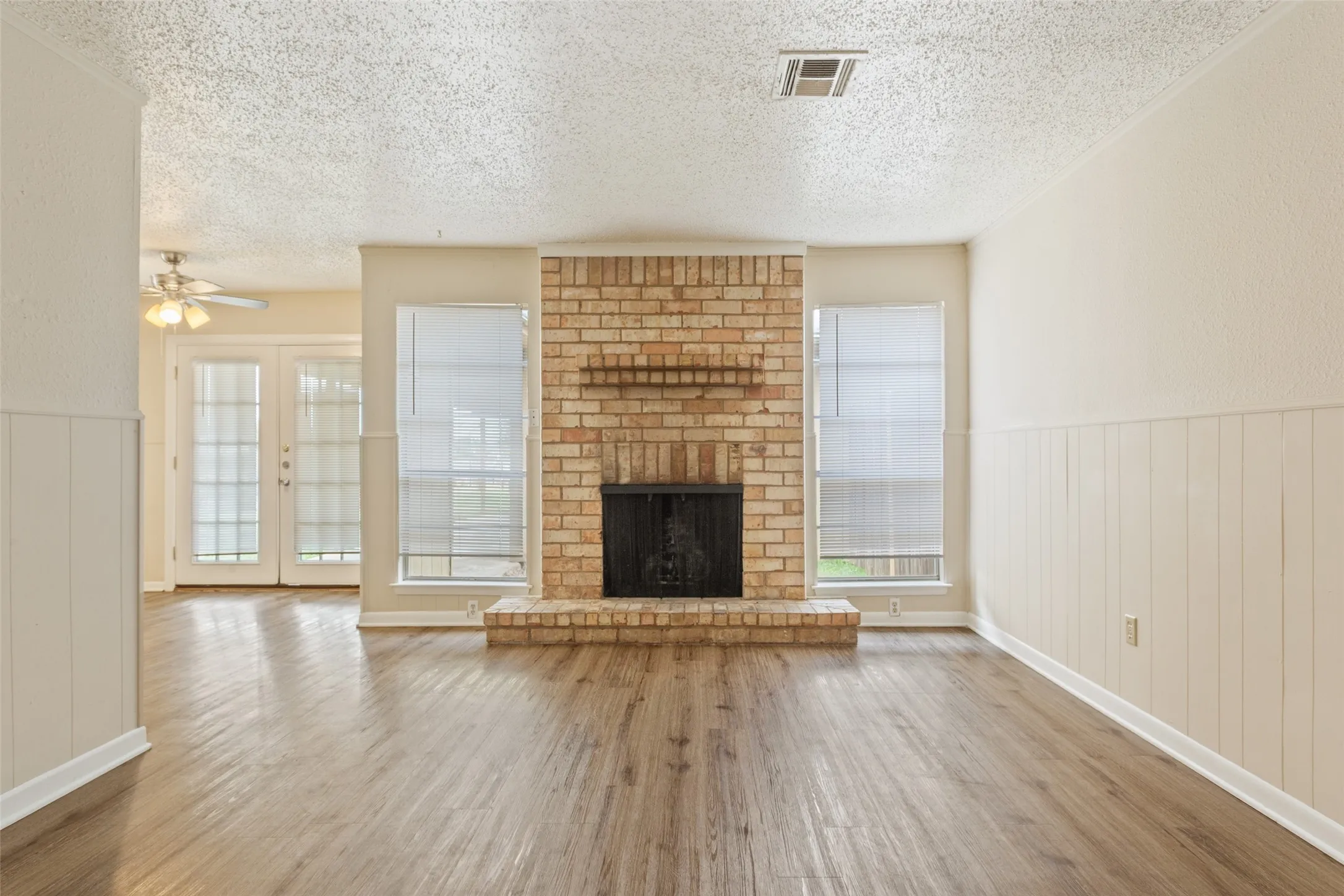 Duplex For Sale in Mc Lennan County , 100 E Gruver Circle 102, Hewitt, Texas 76643, 0, 0, Garage spaces, 0 Sqft, built in 1978, mls#21392683, Real Estate Agent in Hewitt, Homes For Sale in Mc Lennan county, Homes For Sale in Hewitt, Realtor in Hewitt Texas, Real Estate Brokerage Independent Realty Texas, Luminita Cordes Realtor