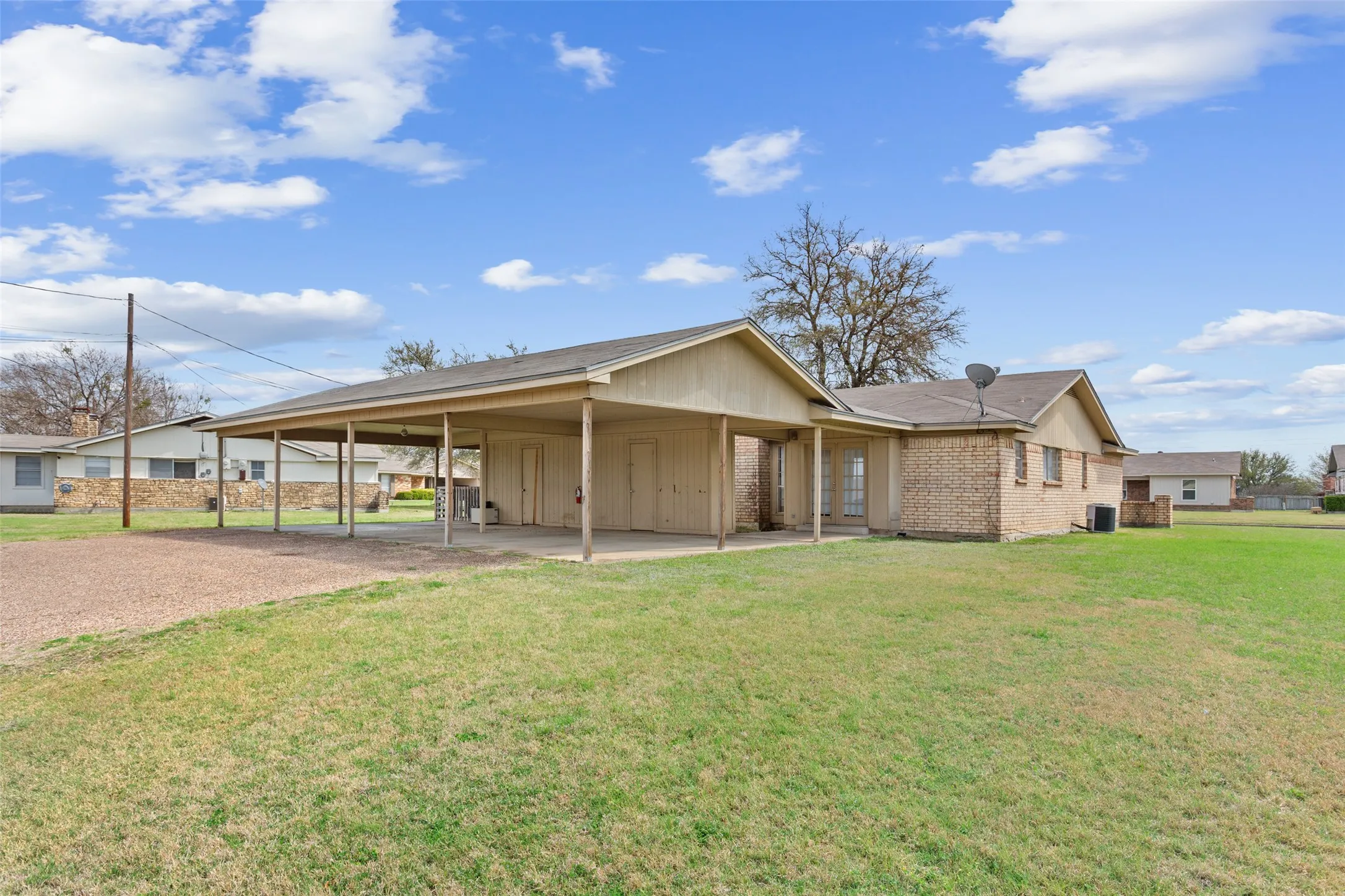 Duplex For Sale in Mc Lennan County , 100 E Gruver Circle 102, Hewitt, Texas 76643, 0, 0, Garage spaces, 0 Sqft, built in 1978, mls#21392683, Real Estate Agent in Hewitt, Homes For Sale in Mc Lennan county, Homes For Sale in Hewitt, Realtor in Hewitt Texas, Real Estate Brokerage Independent Realty Texas, Luminita Cordes Realtor