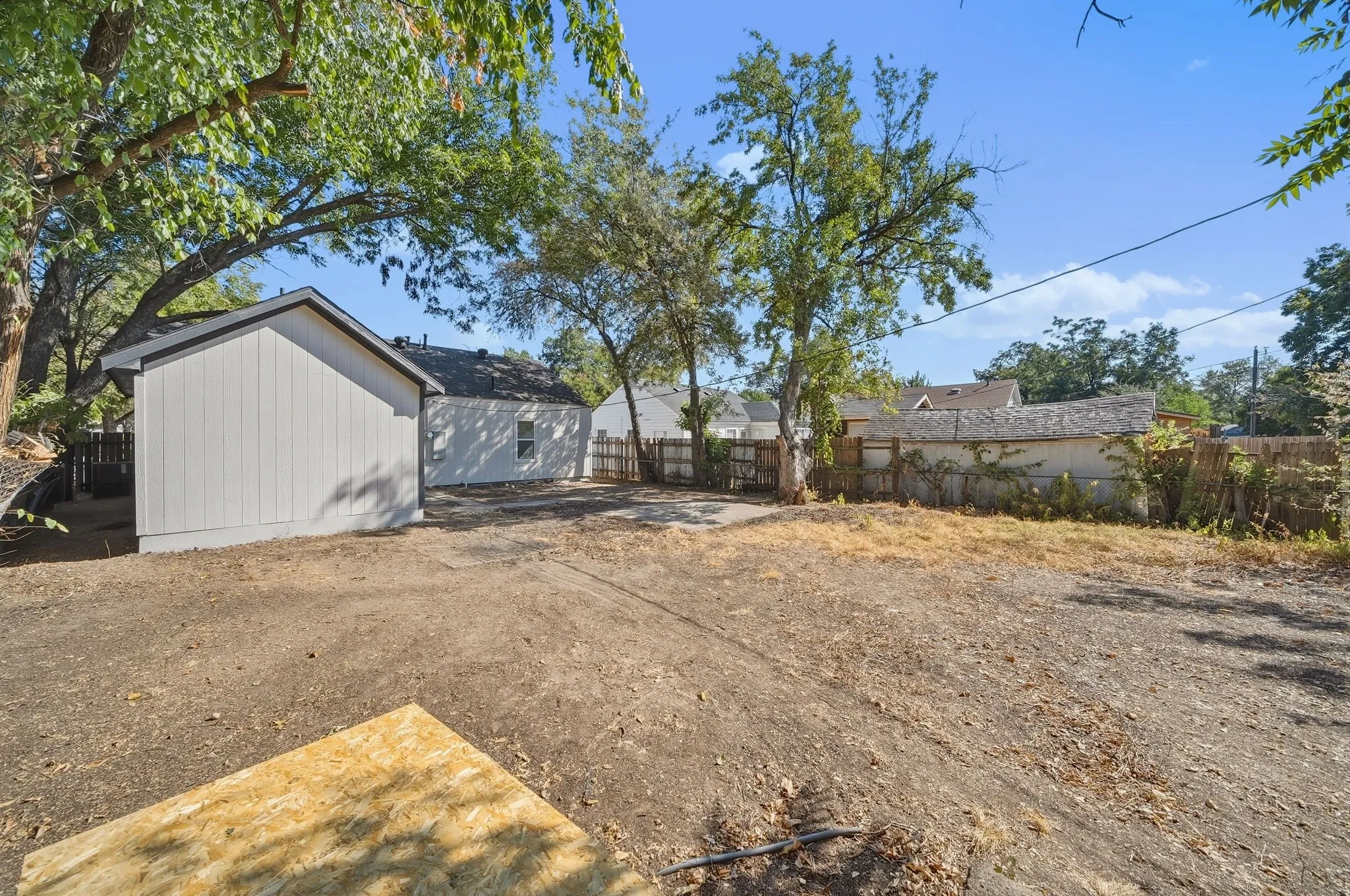 Single Family Residence For Sale in Dallas County , 1513 Ash Street, Grand Prairie, Texas 75050, 3 Bedroom, 2 Bathroom, Garage spaces, 1,200 Sqft, built in 1942, mls#21392088, Real Estate Agent in Grand Prairie, Homes For Sale in Dallas county, Homes For Sale in Grand Prairie, Realtor in Grand Prairie Texas, Real Estate Brokerage Independent Realty Texas, Luminita Cordes Realtor