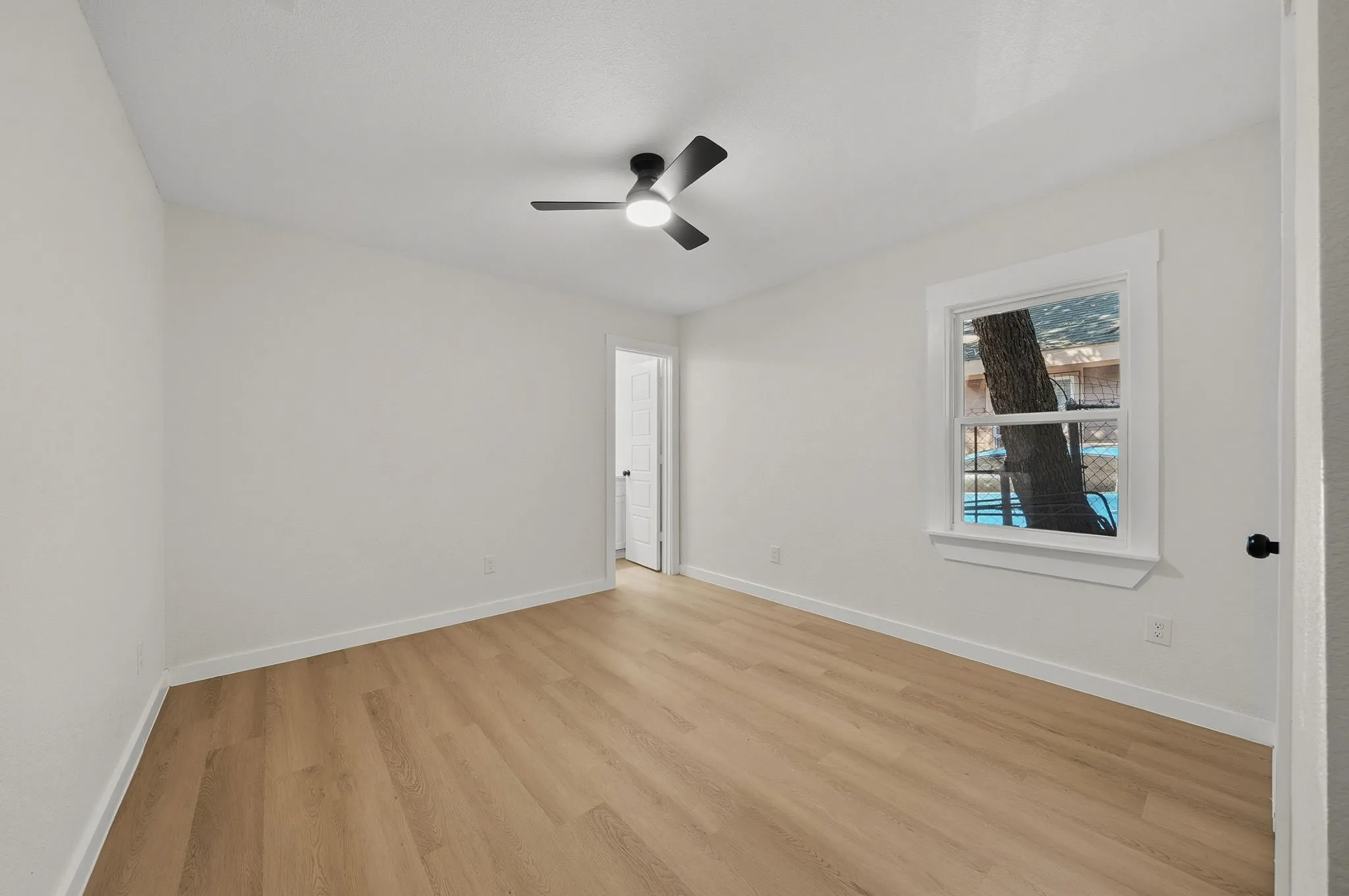 Single Family Residence For Sale in Dallas County , 1513 Ash Street, Grand Prairie, Texas 75050, 3 Bedroom, 2 Bathroom, Garage spaces, 1,200 Sqft, built in 1942, mls#21392088, Real Estate Agent in Grand Prairie, Homes For Sale in Dallas county, Homes For Sale in Grand Prairie, Realtor in Grand Prairie Texas, Real Estate Brokerage Independent Realty Texas, Luminita Cordes Realtor
