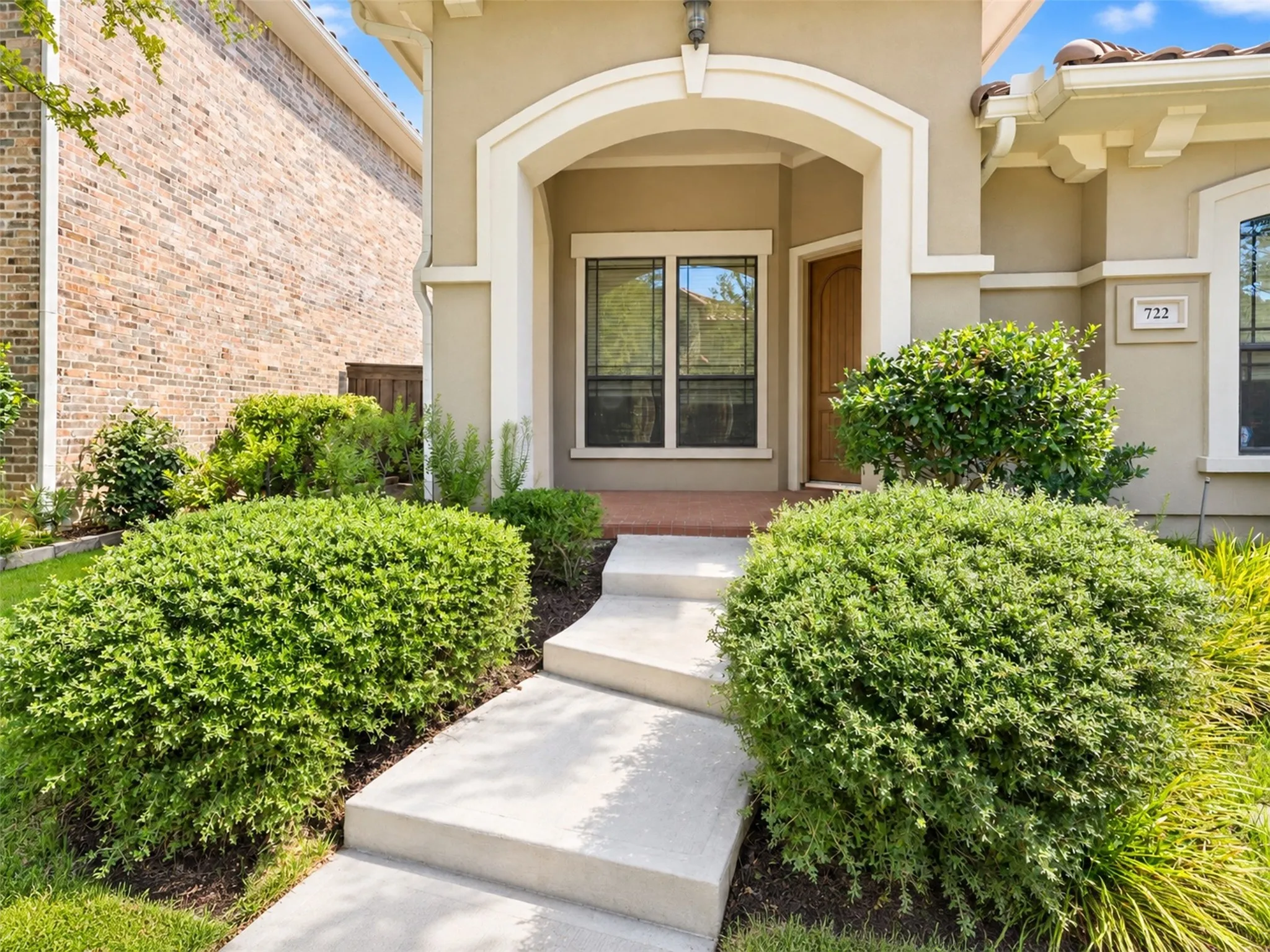 Single Family Residence For Sale in Dallas County , 722 Arbol, Irving, Texas 75039, 3 Bedroom, 2 Bathroom, 2 Garage spaces, 1,736 Sqft, built in 2007, mls#21383929, Real Estate Agent in Irving, Homes For Sale in Dallas county, Homes For Sale in Irving, Realtor in Irving Texas, Real Estate Brokerage Independent Realty Texas, Luminita Cordes Realtor