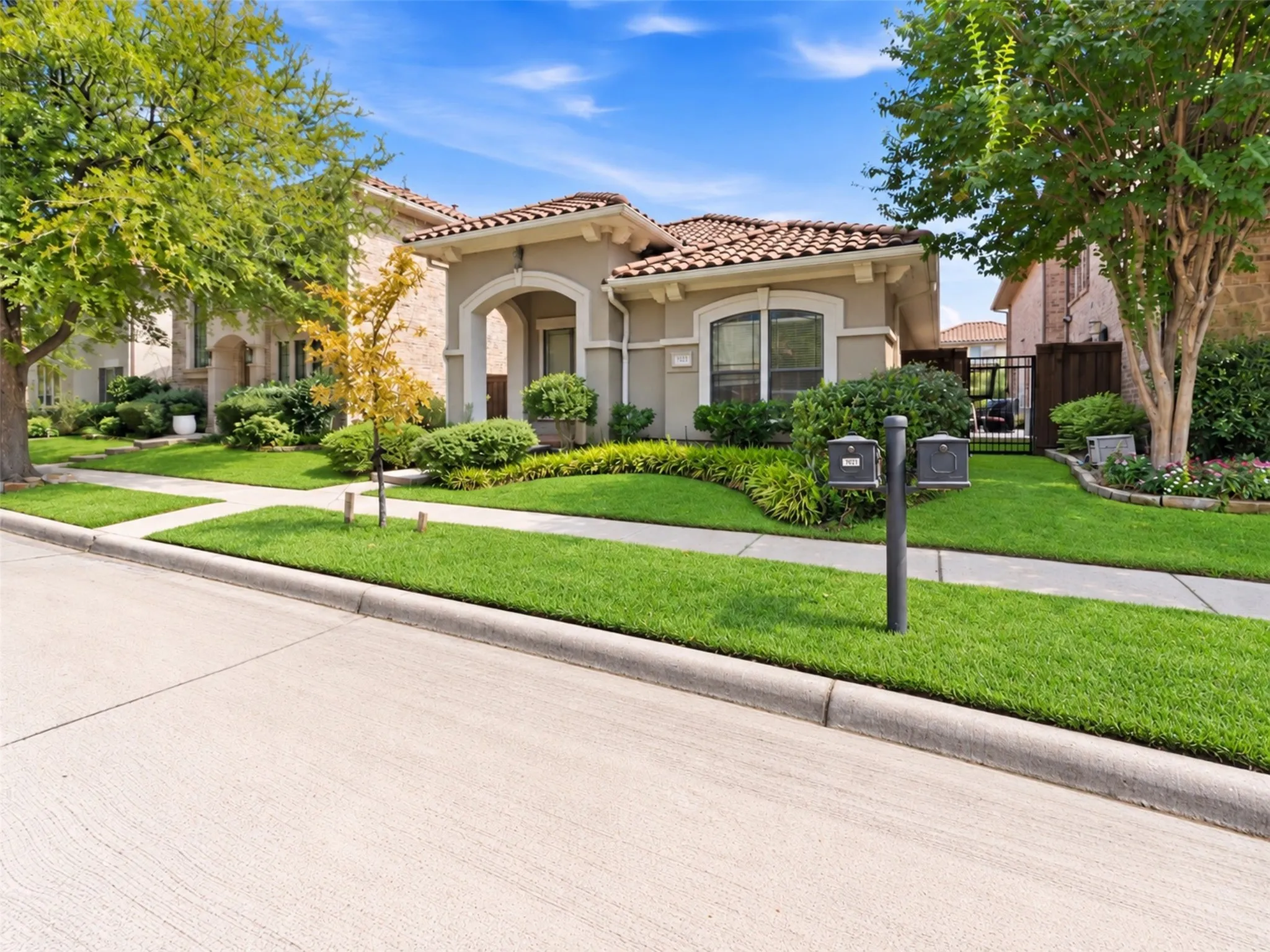 Single Family Residence For Sale in Dallas County , 722 Arbol, Irving, Texas 75039, 3 Bedroom, 2 Bathroom, 2 Garage spaces, 1,736 Sqft, built in 2007, mls#21383929, Real Estate Agent in Irving, Homes For Sale in Dallas county, Homes For Sale in Irving, Realtor in Irving Texas, Real Estate Brokerage Independent Realty Texas, Luminita Cordes Realtor
