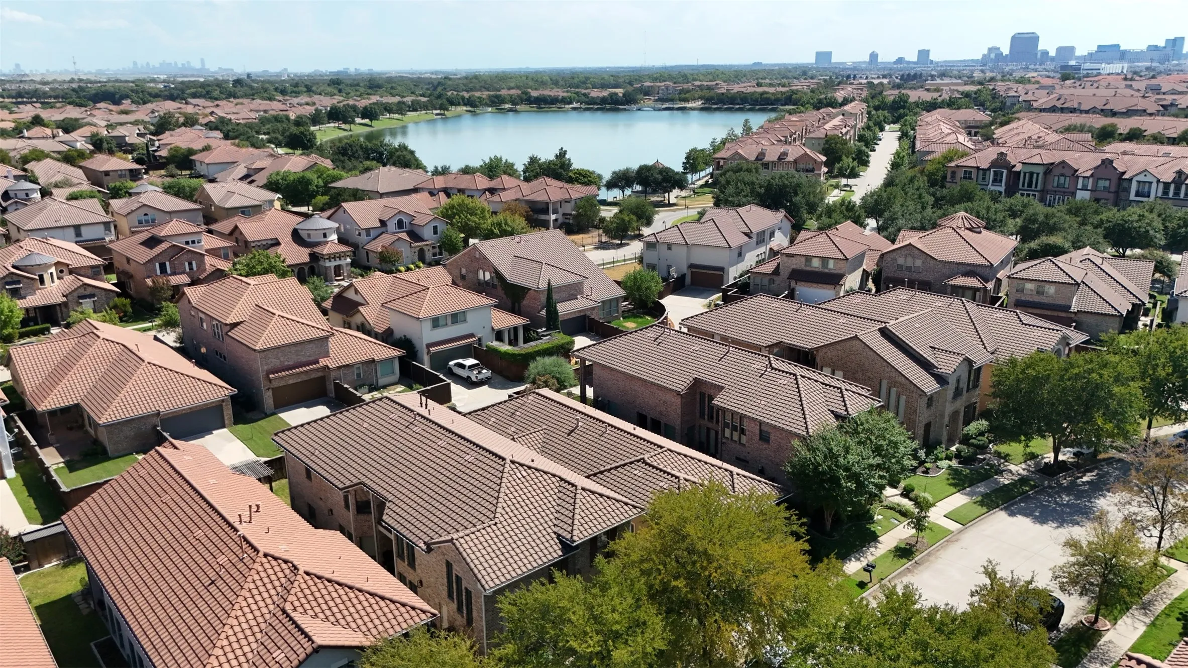 Single Family Residence For Sale in Dallas County , 722 Arbol, Irving, Texas 75039, 3 Bedroom, 2 Bathroom, 2 Garage spaces, 1,736 Sqft, built in 2007, mls#21383929, Real Estate Agent in Irving, Homes For Sale in Dallas county, Homes For Sale in Irving, Realtor in Irving Texas, Real Estate Brokerage Independent Realty Texas, Luminita Cordes Realtor