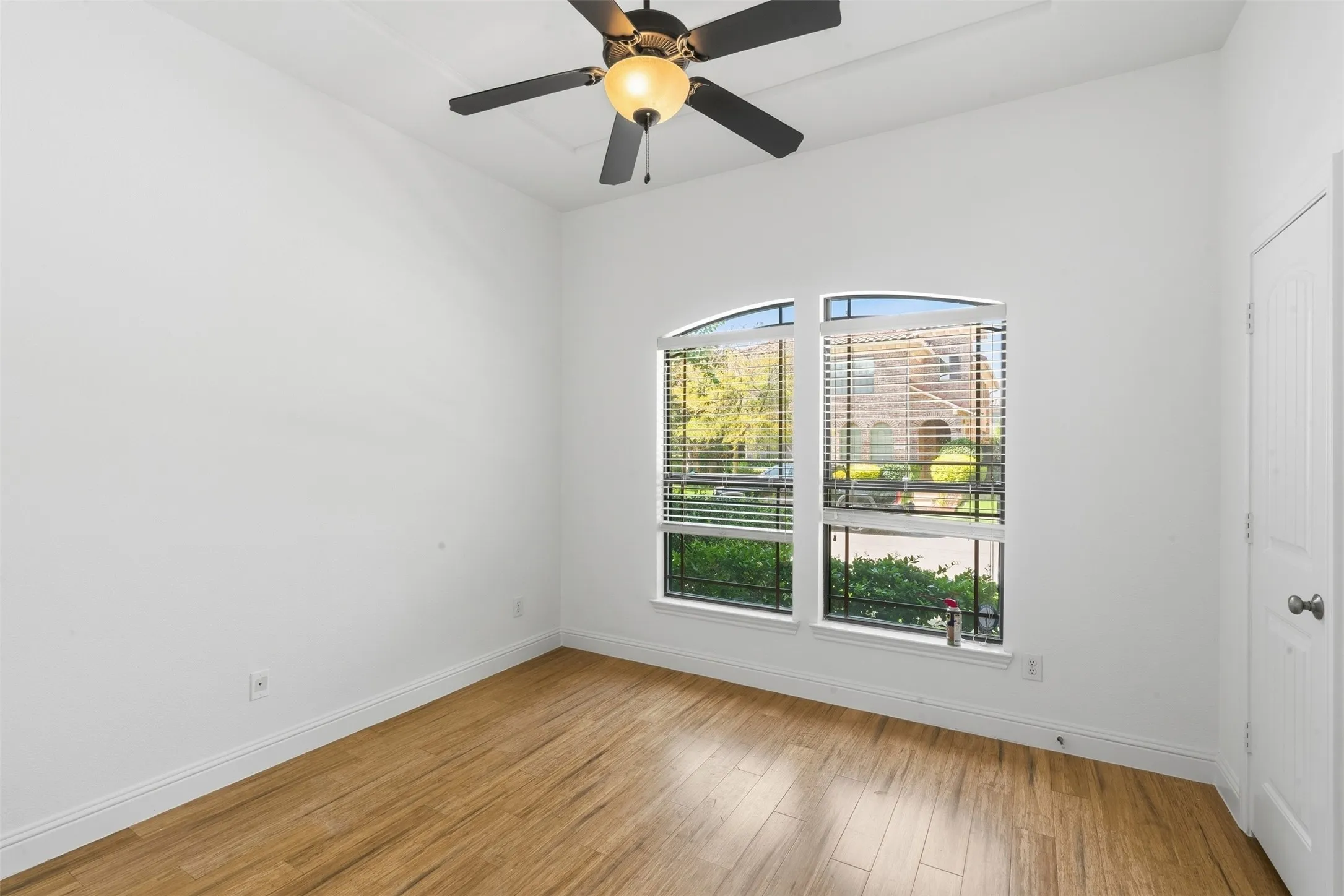 Single Family Residence For Sale in Dallas County , 722 Arbol, Irving, Texas 75039, 3 Bedroom, 2 Bathroom, 2 Garage spaces, 1,736 Sqft, built in 2007, mls#21383929, Real Estate Agent in Irving, Homes For Sale in Dallas county, Homes For Sale in Irving, Realtor in Irving Texas, Real Estate Brokerage Independent Realty Texas, Luminita Cordes Realtor