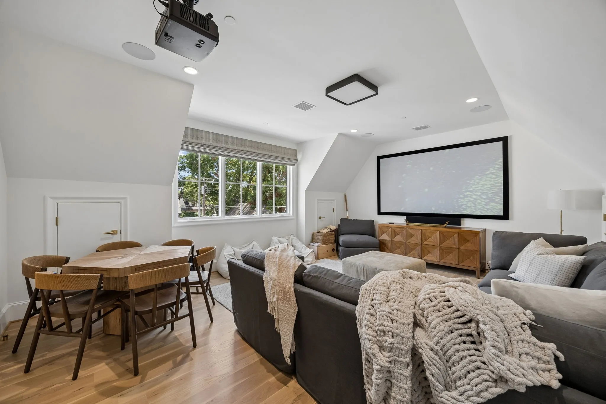 Single Family Residence For Sale in Dallas County , 4009 Purdue Avenue, University Park, Texas 75225, 5 Bedroom, 6 Bathroom, 2 Garage spaces, 5,379 Sqft, built in 2025, mls#21389119, Real Estate Agent in University Park, Homes For Sale in Dallas county, Homes For Sale in University Park, Realtor in University Park Texas, Real Estate Brokerage Independent Realty Texas, Luminita Cordes Realtor