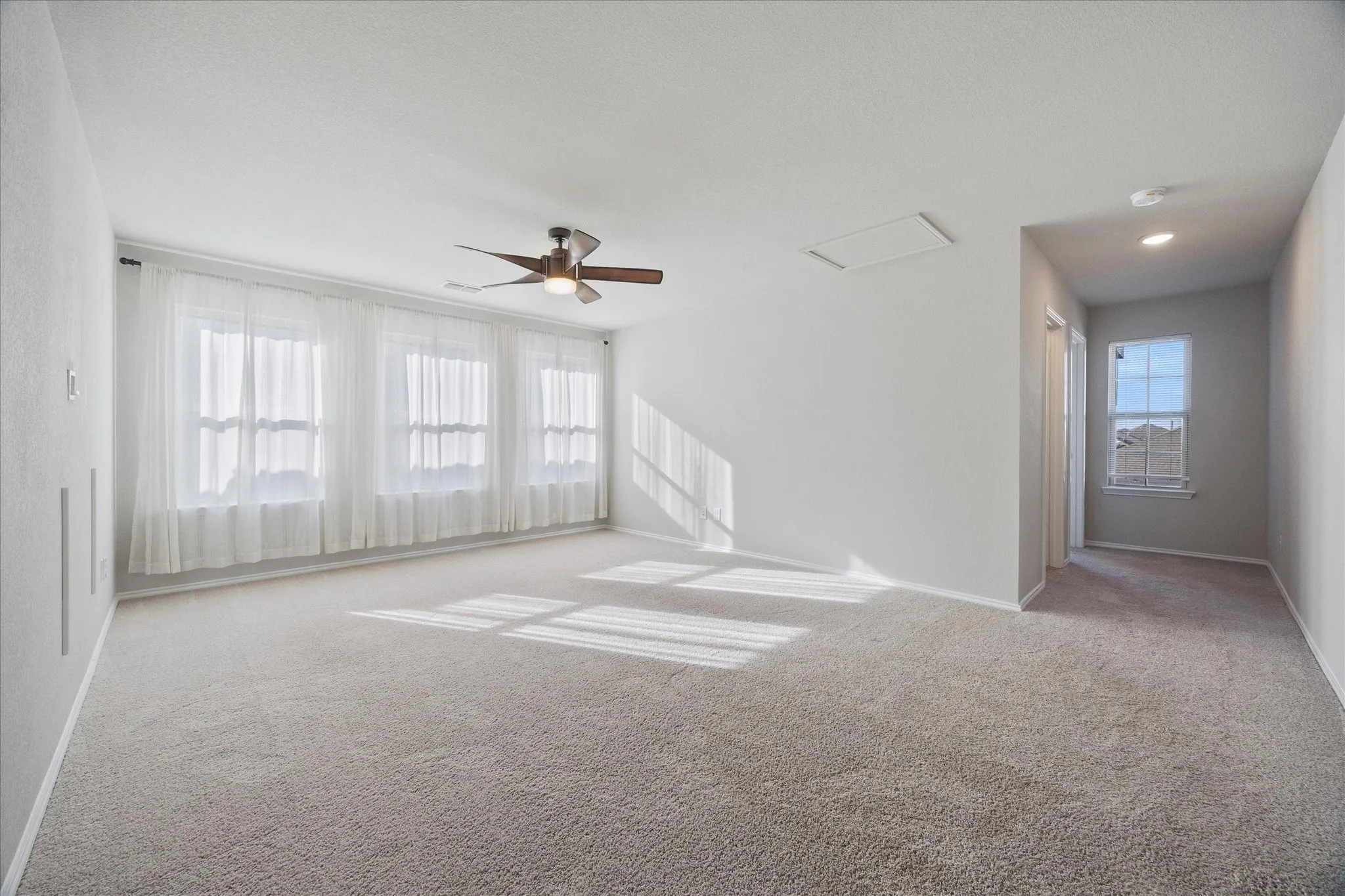 Single Family Residence For Sale in Kaufman County , 3226 Sioux Trail, Crandall, Texas 75114, 4 Bedroom, 3 Bathroom, 2 Garage spaces, 2,403 Sqft, built in 2022, mls#21392687, Real Estate Agent in Crandall, Homes For Sale in Kaufman county, Homes For Sale in Crandall, Realtor in Crandall Texas, Real Estate Brokerage Independent Realty Texas, Luminita Cordes Realtor