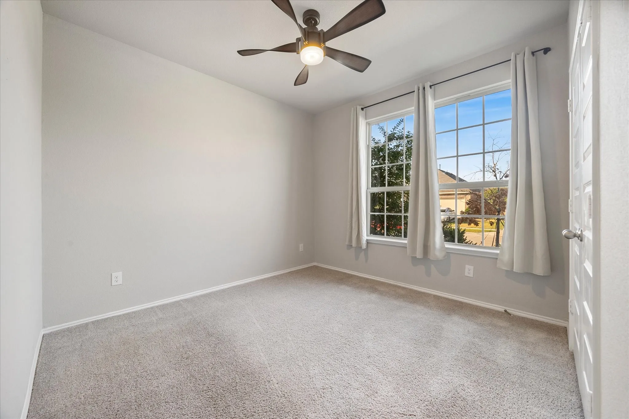 Single Family Residence For Sale in Kaufman County , 3226 Sioux Trail, Crandall, Texas 75114, 4 Bedroom, 3 Bathroom, 2 Garage spaces, 2,403 Sqft, built in 2022, mls#21392687, Real Estate Agent in Crandall, Homes For Sale in Kaufman county, Homes For Sale in Crandall, Realtor in Crandall Texas, Real Estate Brokerage Independent Realty Texas, Luminita Cordes Realtor