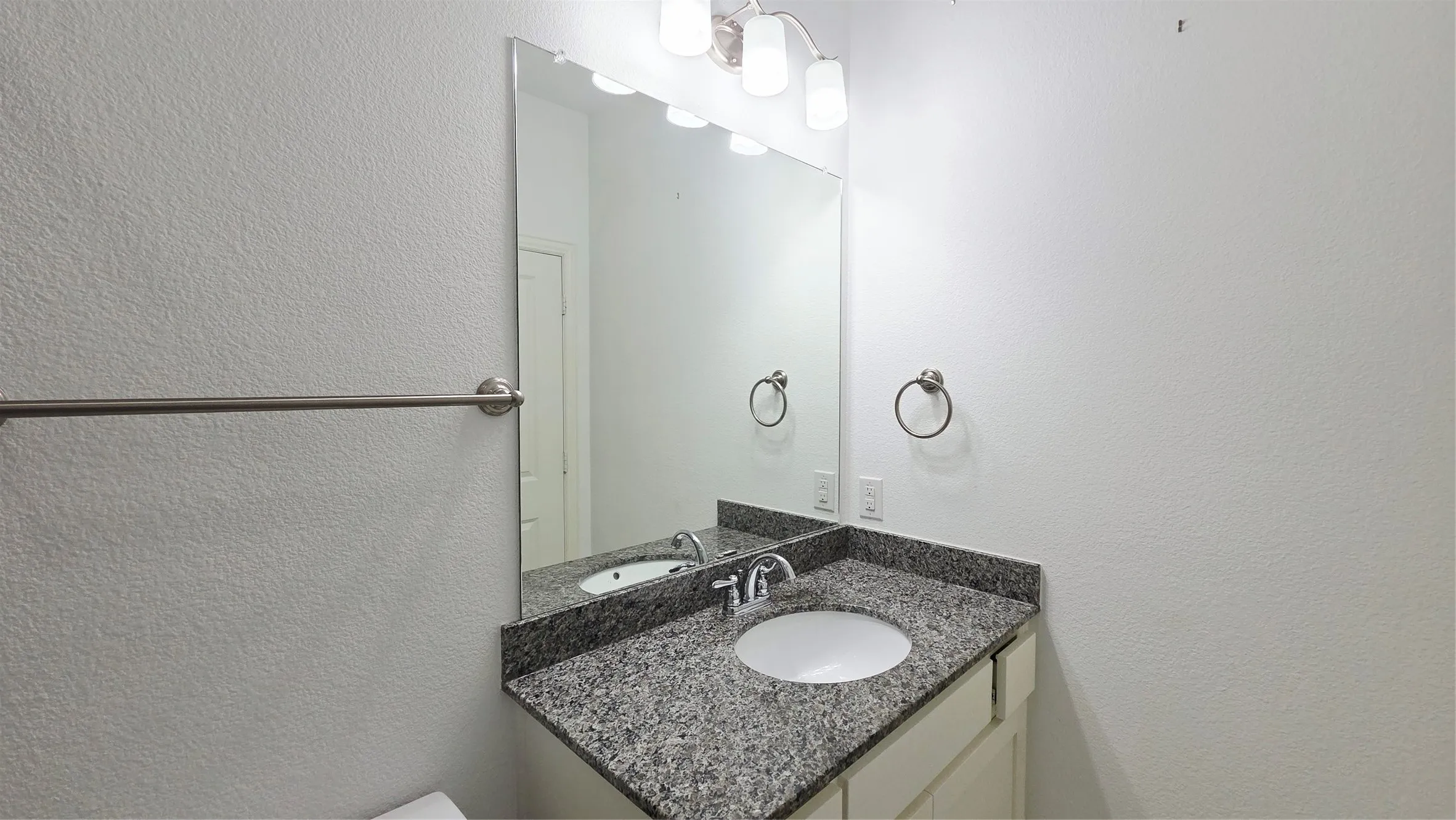 Townhouse For Rent in Collin County , 6209 Davison Way, Mc Kinney, Texas 75070, 3 Bedroom, 3 Bathroom, 2 Garage spaces, 1,695 Sqft, built in 2018, mls#21392681, Real Estate Agent in Mc Kinney, Homes For Rent in Collin county, Homes For Rent in Mc Kinney, Realtor in Mc Kinney Texas, Real Estate Brokerage Independent Realty Texas, Luminita Cordes Realtor