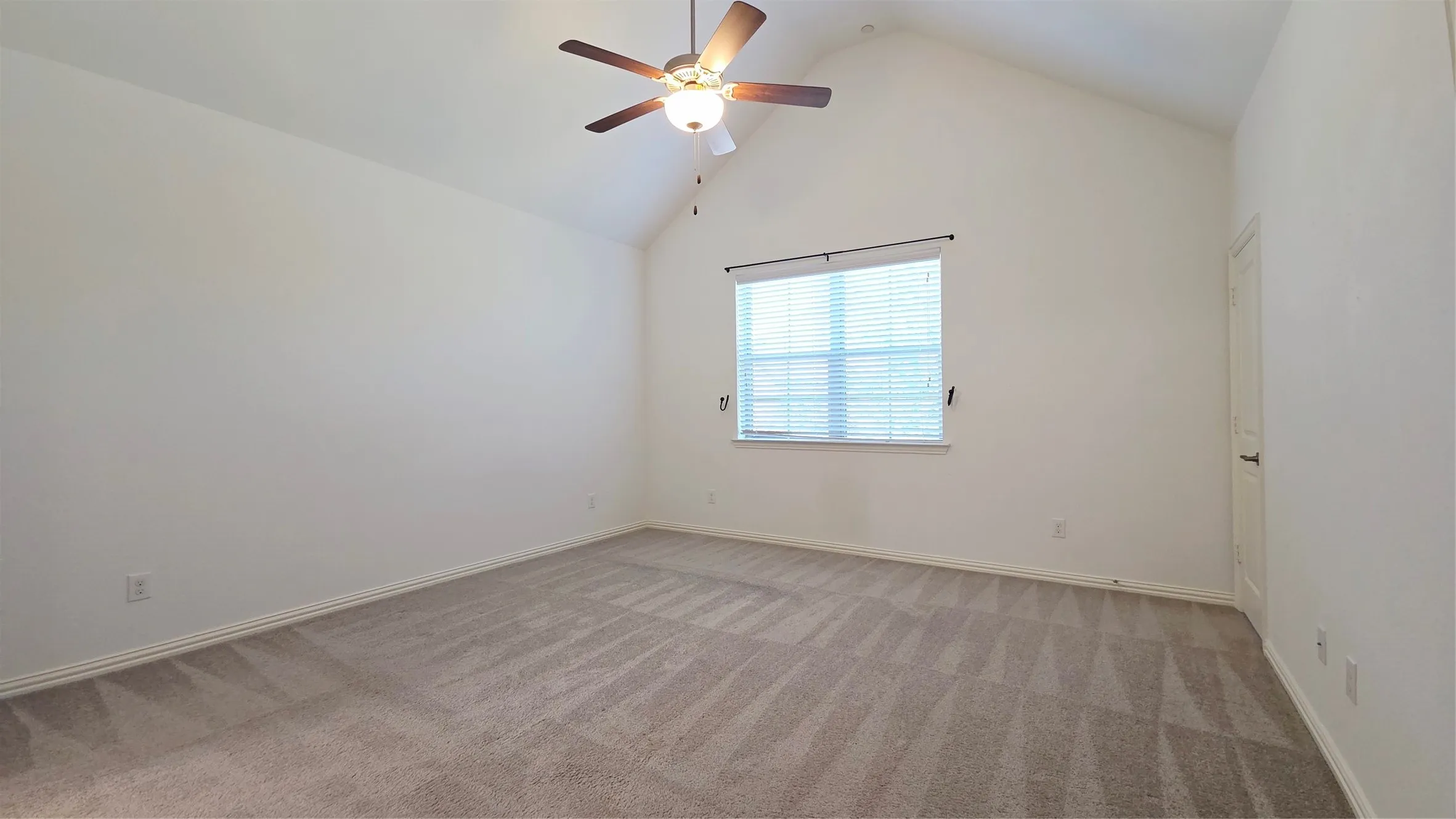 Townhouse For Rent in Collin County , 6209 Davison Way, Mc Kinney, Texas 75070, 3 Bedroom, 3 Bathroom, 2 Garage spaces, 1,695 Sqft, built in 2018, mls#21392681, Real Estate Agent in Mc Kinney, Homes For Rent in Collin county, Homes For Rent in Mc Kinney, Realtor in Mc Kinney Texas, Real Estate Brokerage Independent Realty Texas, Luminita Cordes Realtor