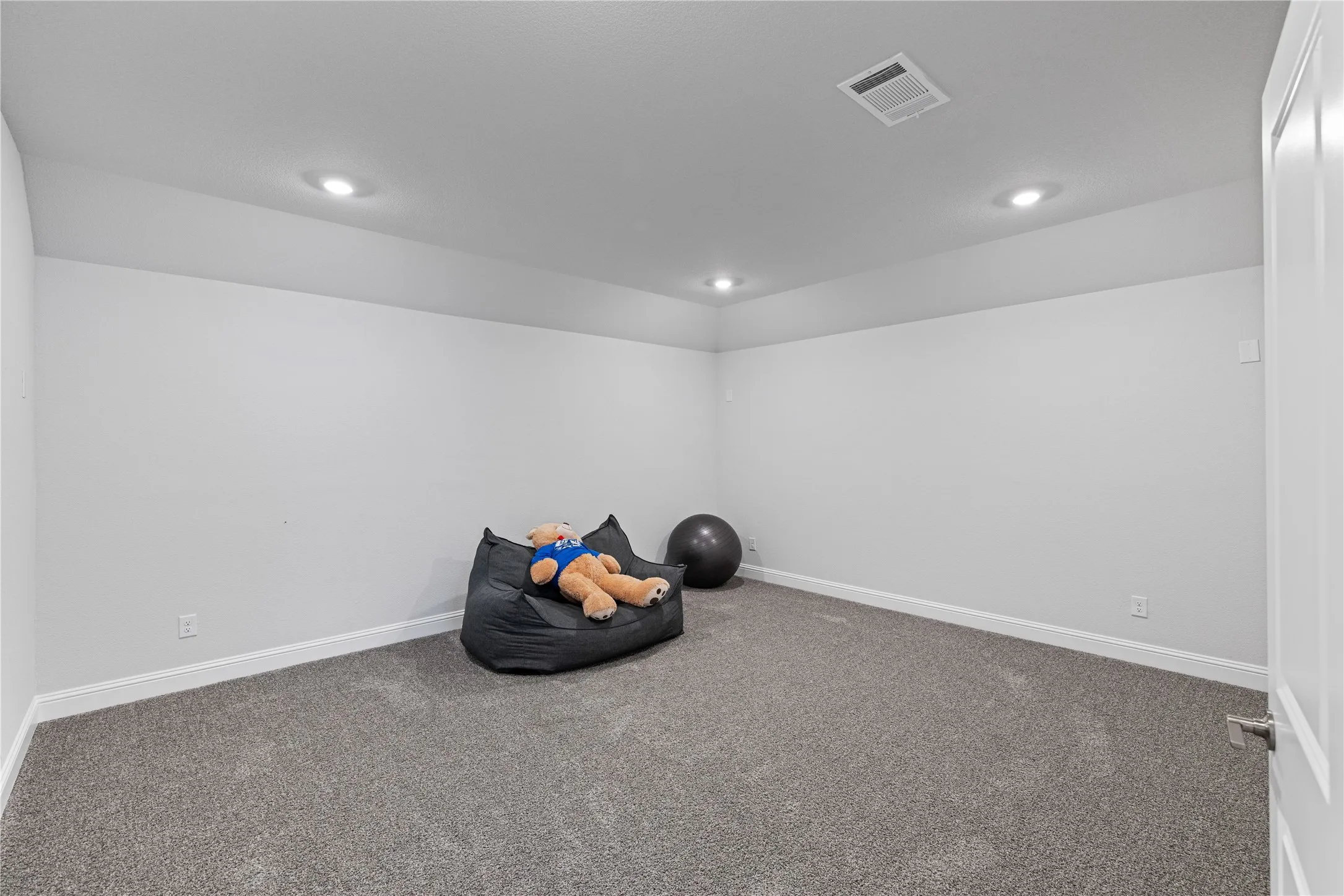 Single Family Residence For Rent in Denton County , 1447 20th Street, Northlake, Texas 76226, 5 Bedroom, 5 Bathroom, 2 Garage spaces, 3,686 Sqft, built in 2023, mls#21392247, Real Estate Agent in Northlake, Homes For Rent in Denton county, Homes For Rent in Northlake, Realtor in Northlake Texas, Real Estate Brokerage Independent Realty Texas, Luminita Cordes Realtor