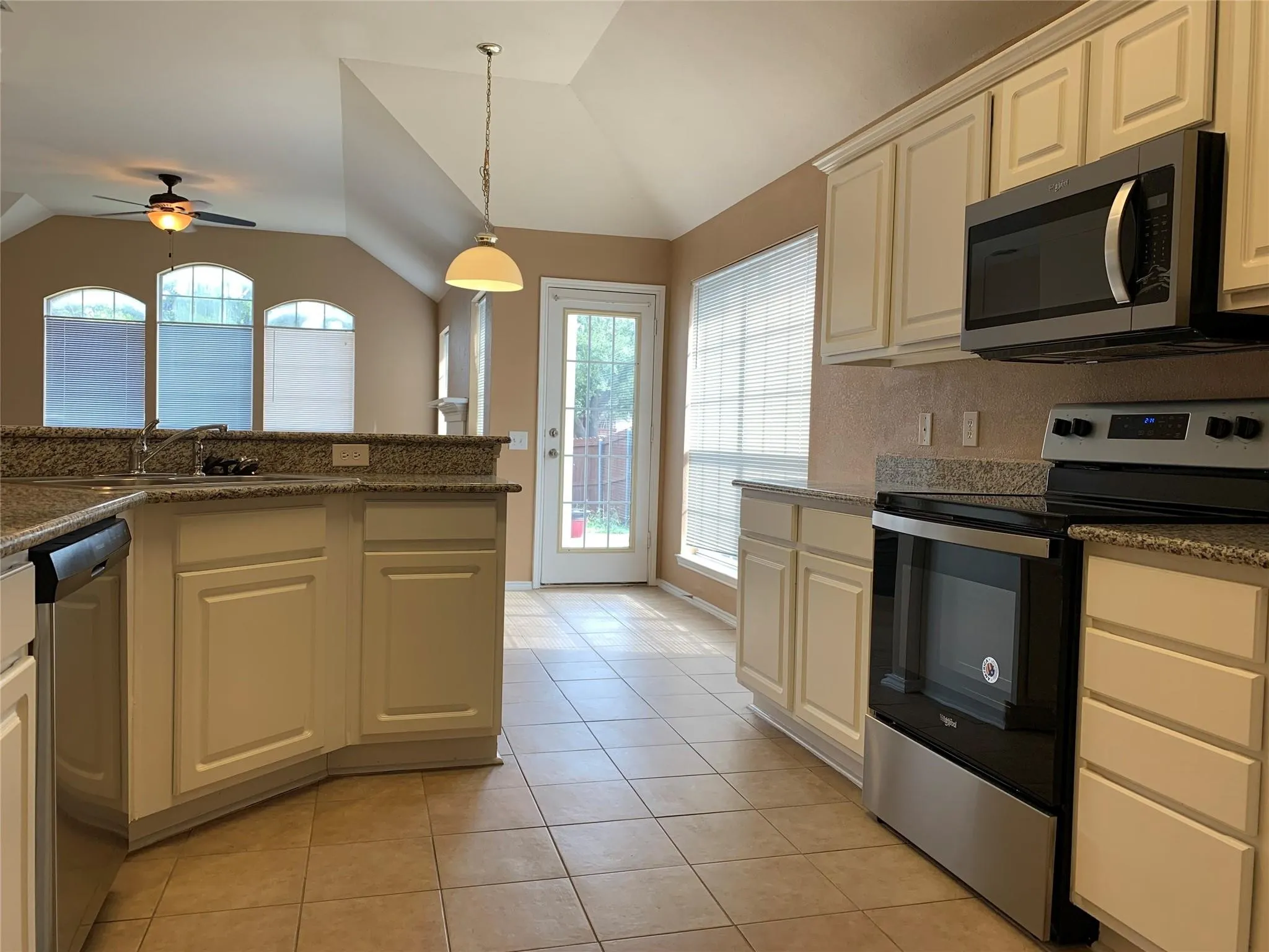 Single Family Residence For Rent in Collin County , 6705 Misty Hollow Drive, Plano, Texas 75024, 4 Bedroom, 2 Bathroom, 2 Garage spaces, 2,048 Sqft, built in 1996, mls#21392691, Real Estate Agent in Plano, Homes For Rent in Collin county, Homes For Rent in Plano, Realtor in Plano Texas, Real Estate Brokerage Independent Realty Texas, Luminita Cordes Realtor