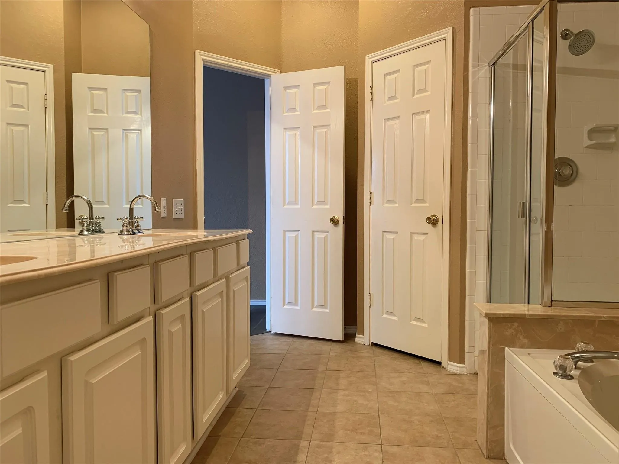 Single Family Residence For Rent in Collin County , 6705 Misty Hollow Drive, Plano, Texas 75024, 4 Bedroom, 2 Bathroom, 2 Garage spaces, 2,048 Sqft, built in 1996, mls#21392691, Real Estate Agent in Plano, Homes For Rent in Collin county, Homes For Rent in Plano, Realtor in Plano Texas, Real Estate Brokerage Independent Realty Texas, Luminita Cordes Realtor